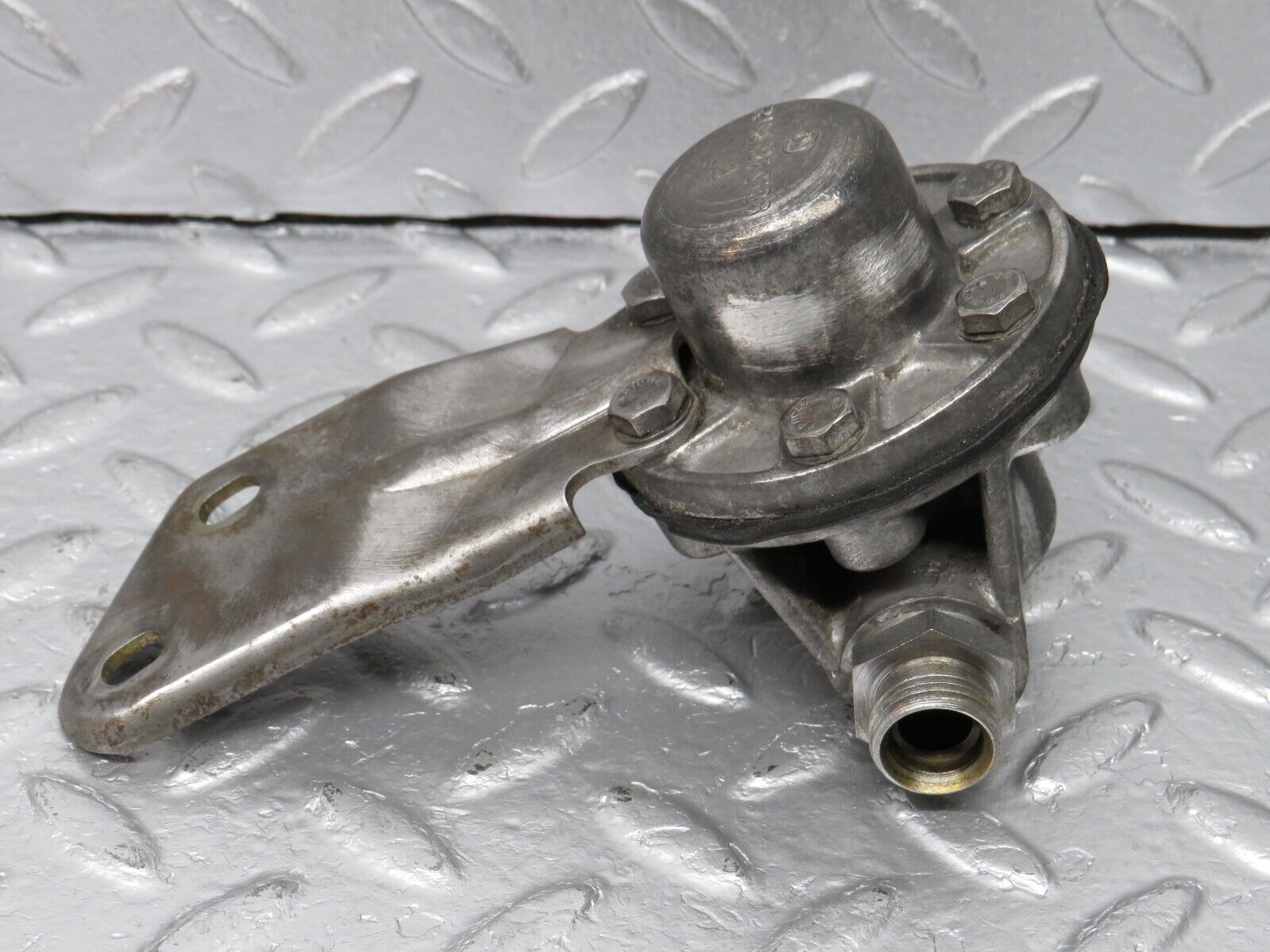 39888 Mercedes-Benz R107 350SL Oil Pressure Damper 1161870494 1161870196