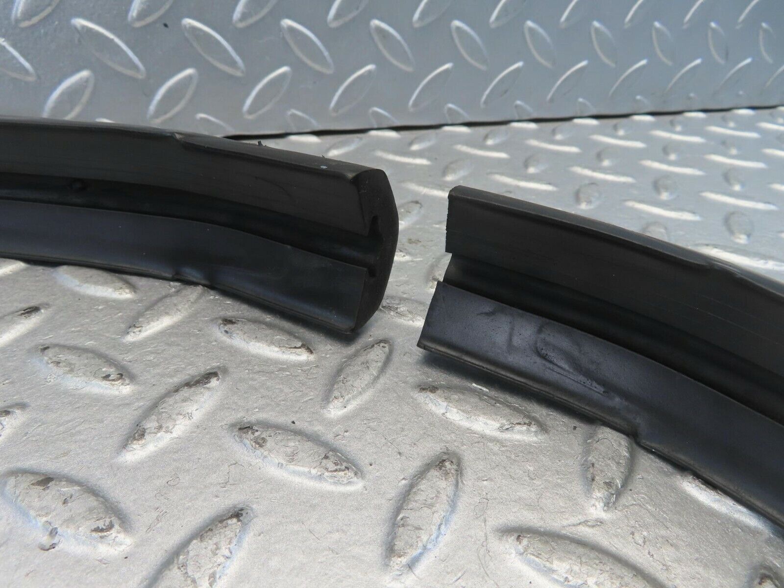 11577 Mercedes-Benz C123 230CE Coupe Rear Bumper Rubber