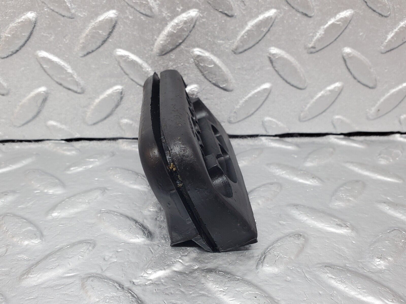 45725 Mercedes-Benz W126 420SE Firewall Grommet Right Side 1269971981