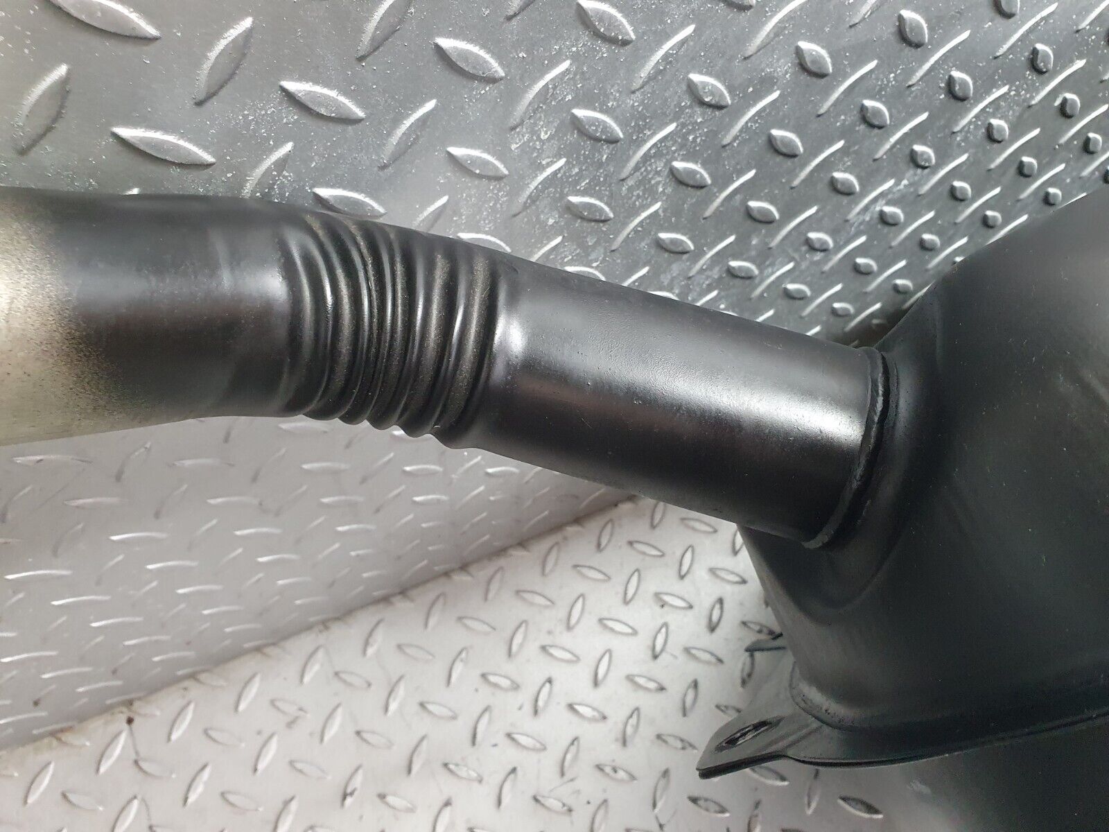 41732 Mercedes-Benz W124 200E Fuel Tank 2014710521