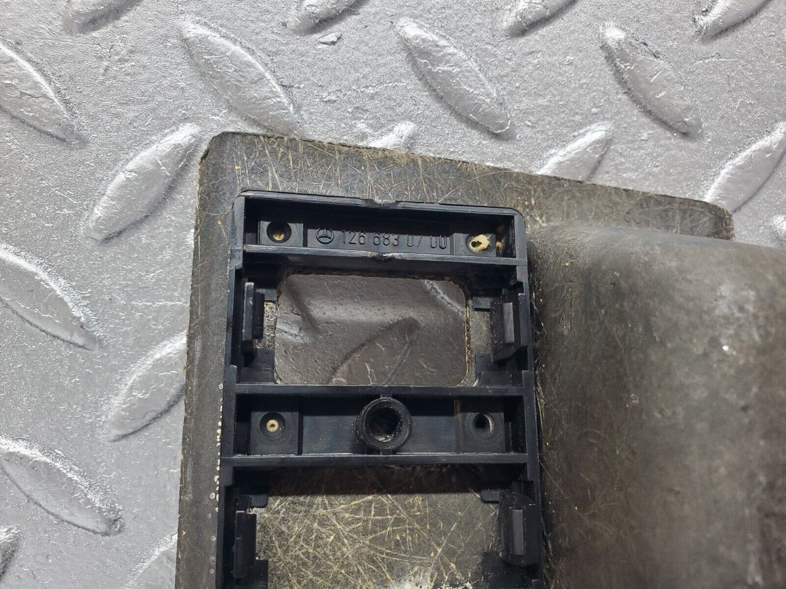 45589 Mercedes-Benz W126 420SE Centre Console Tray 1266801452 1266830700