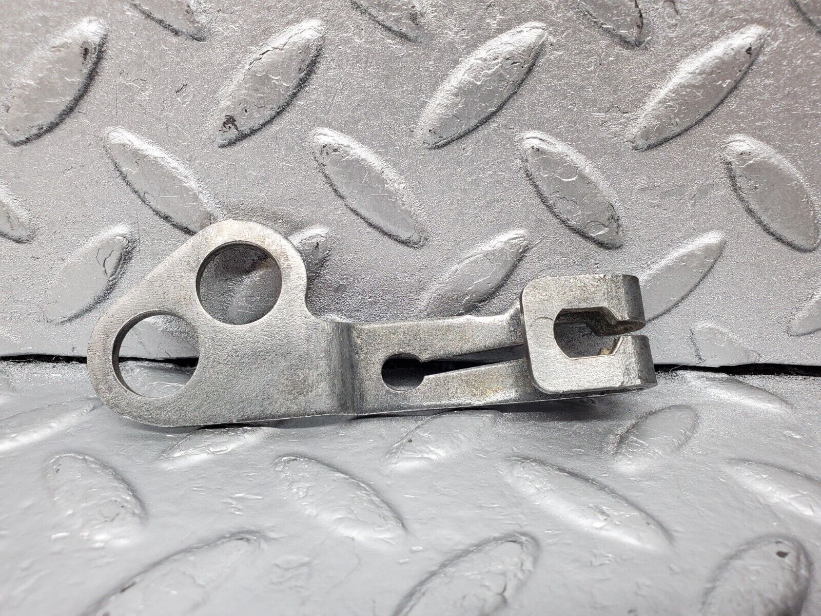 45486 Mercedes-Benz W124 260E Automatic Gearbox Linkage Bracket