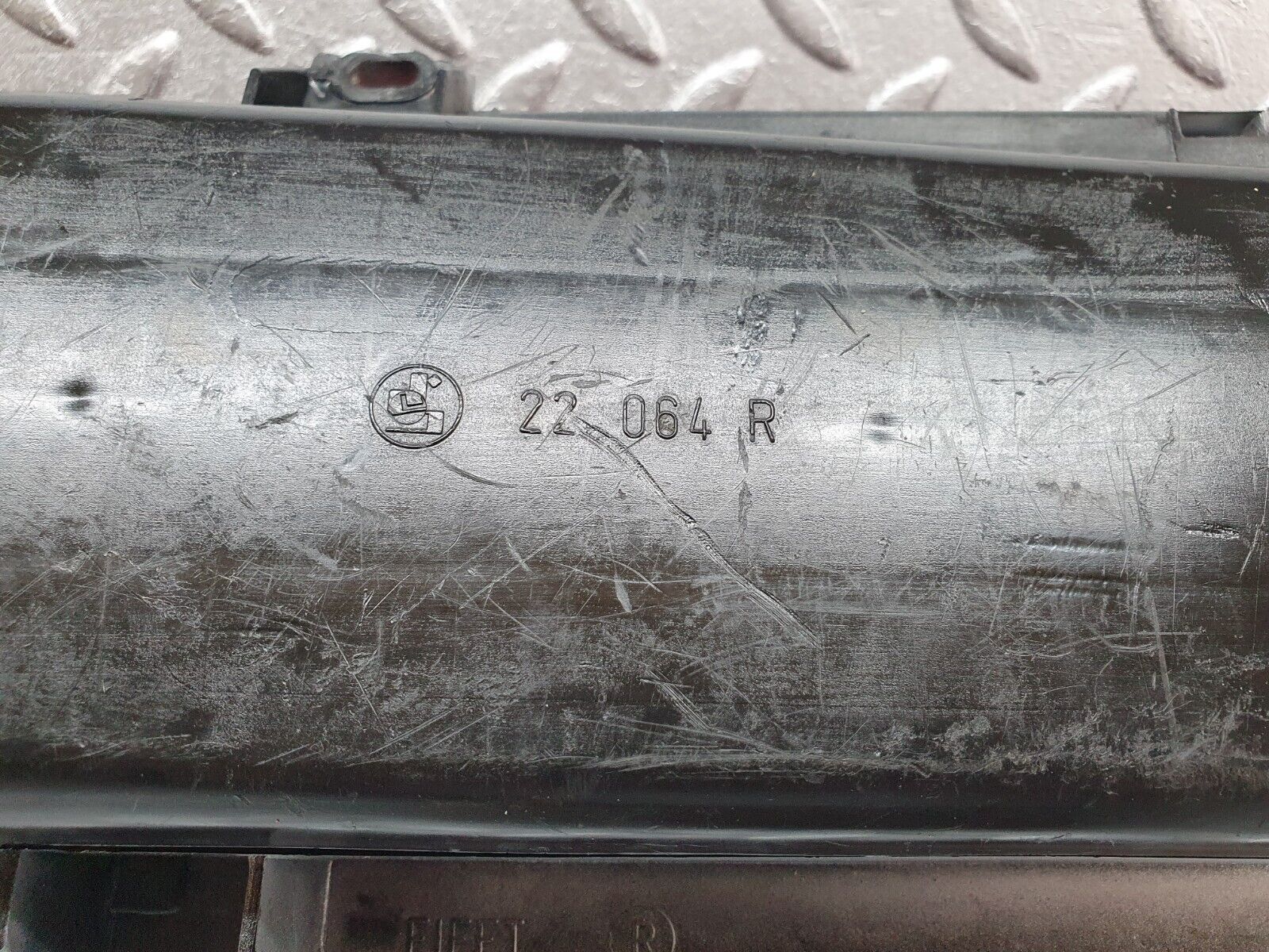 44130 Mercedes-Benz C123 230CE Coupe Tail Light Right Side 22064R