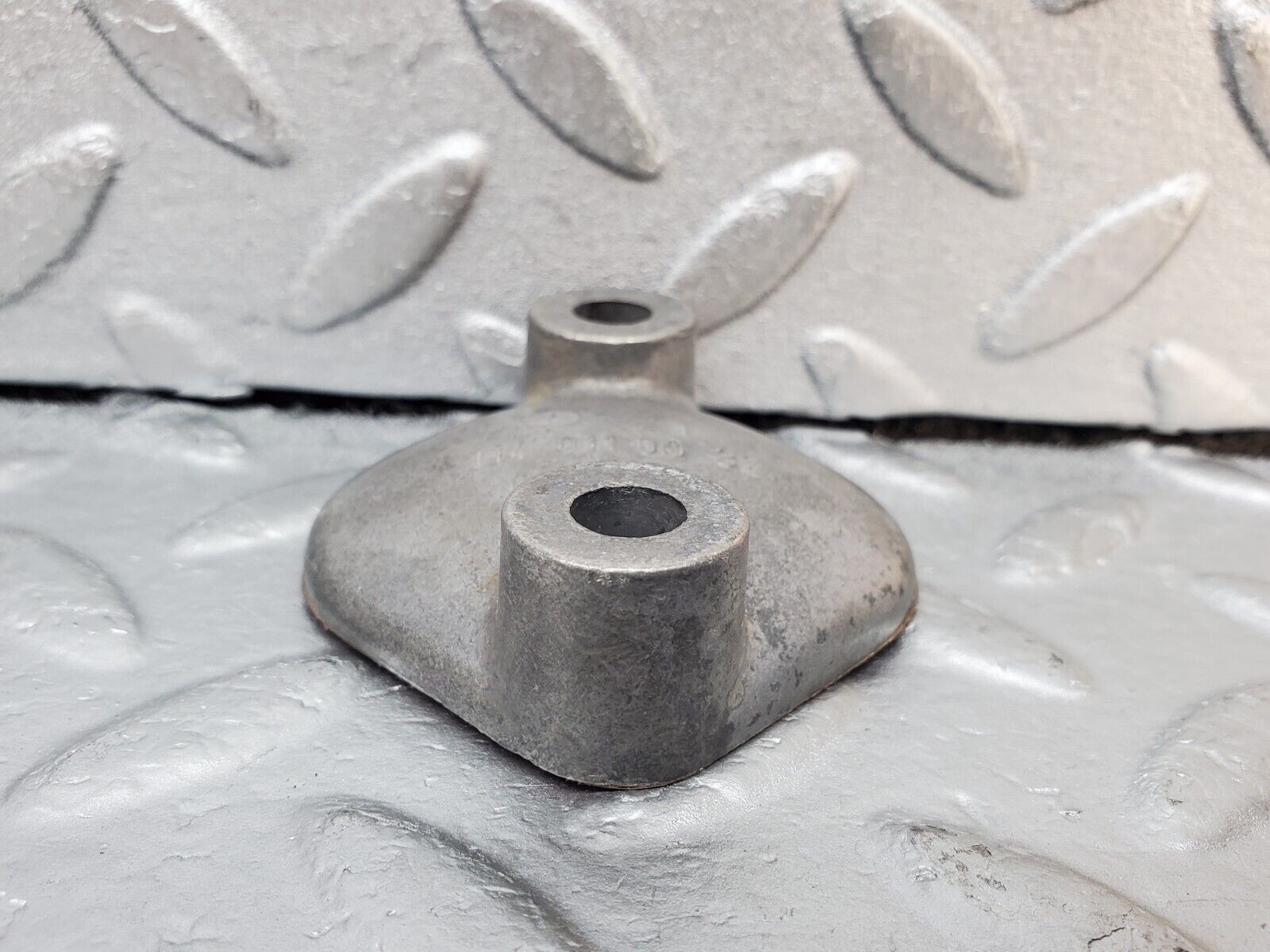 45353 Mercedes-Benz 280E M110.983 Engine Fuel Pump Cover 1140110032