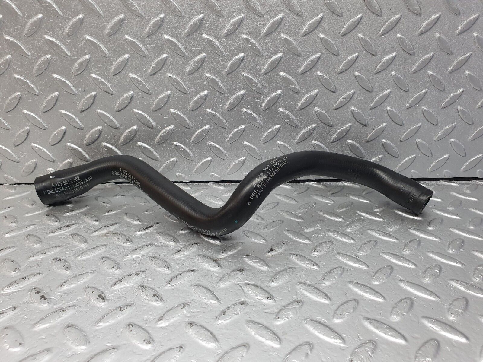 42523 Mercedes-Benz R129 320SL Coupe Radiator Lower Hose Pipe 1295012582