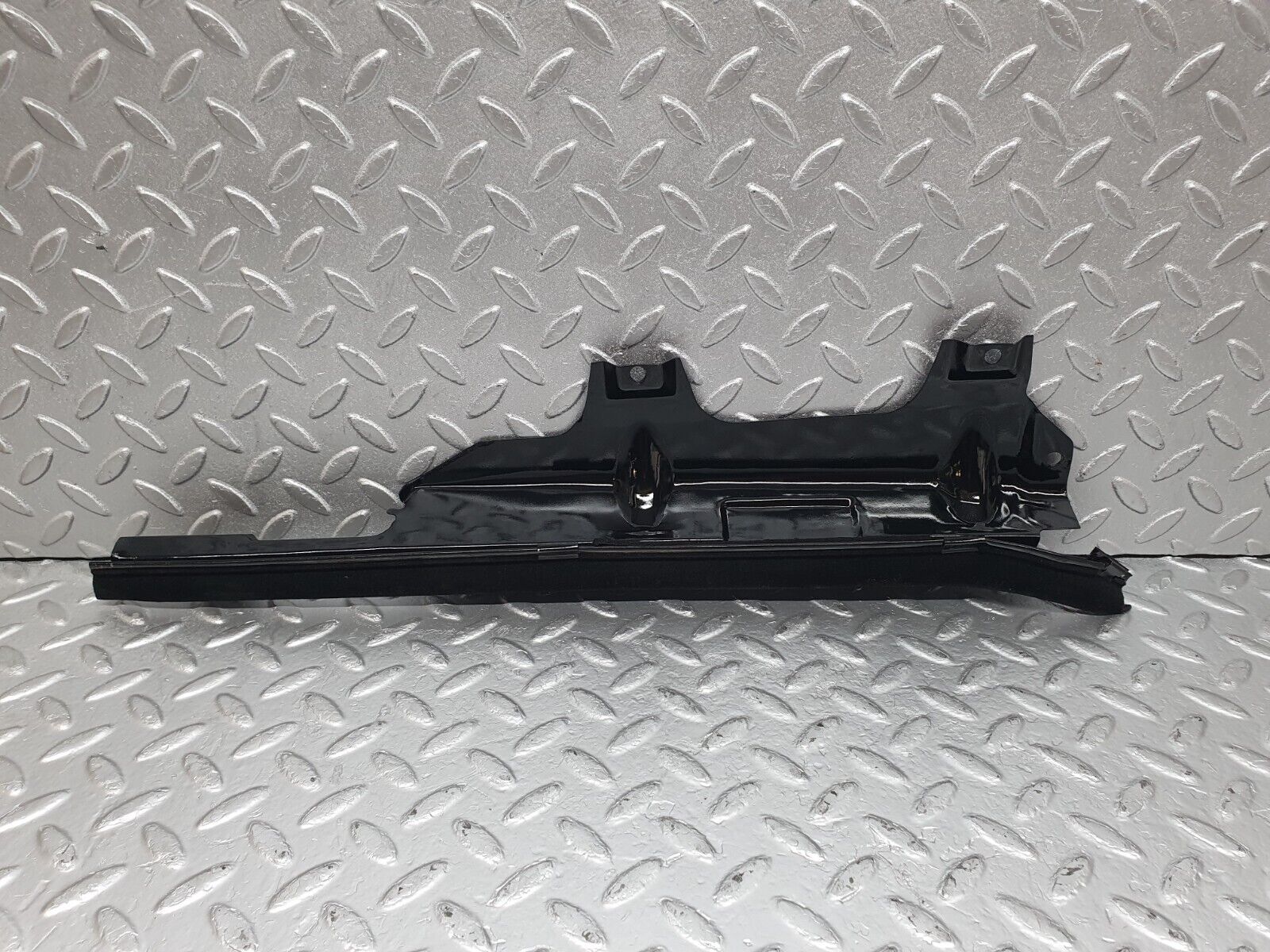43903 Mercedes-Benz C123 230CE Coupe Rear Right Window Channel Support Bracket