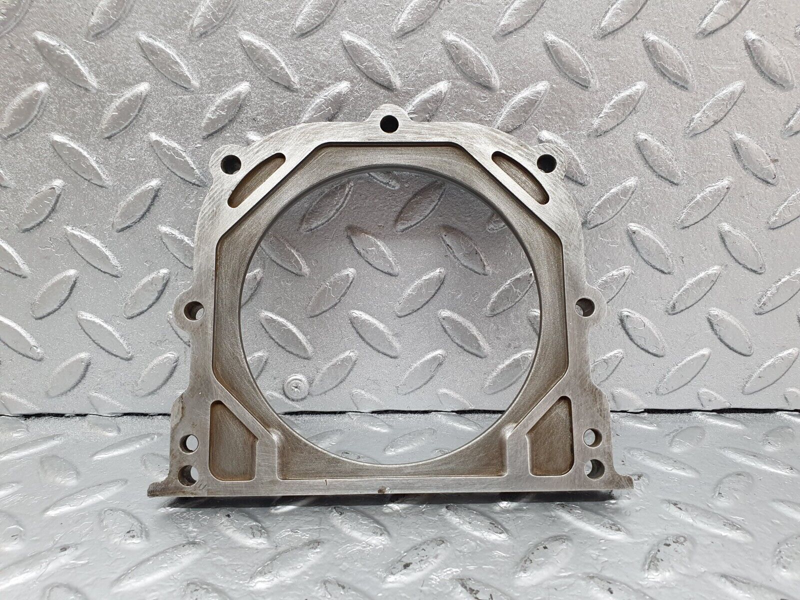 44020 Mercedes-Benz C123 230CE Coupe Crankshaft Rear Sealing Cover 1020110108