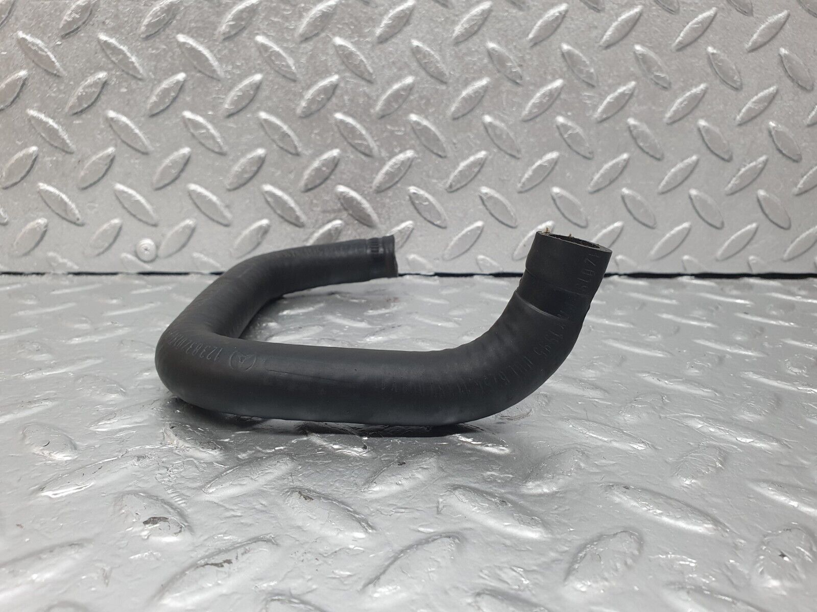 43957 Mercedes-Benz C123 230CE Coupe Heater Radiator Hose Pipe 1238320194