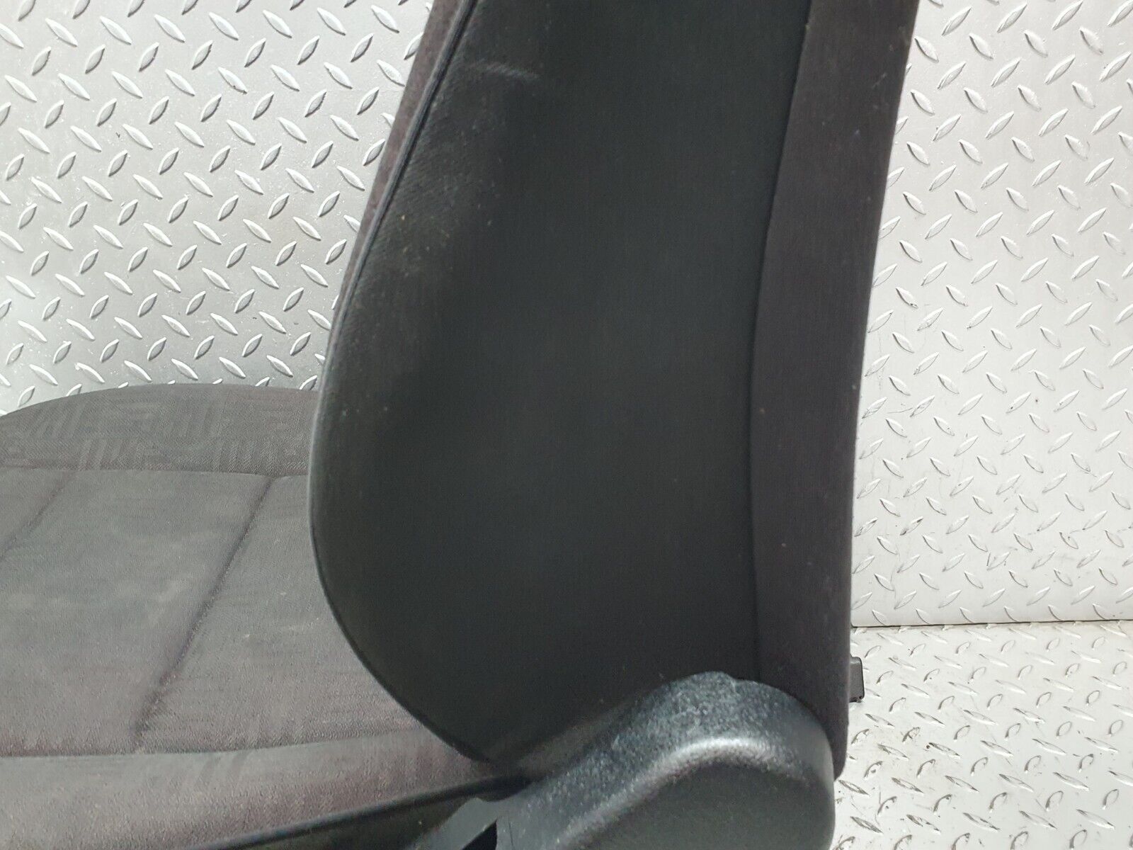 41812 Mercedes-Benz W202 C200 Front Left Passenger Seat