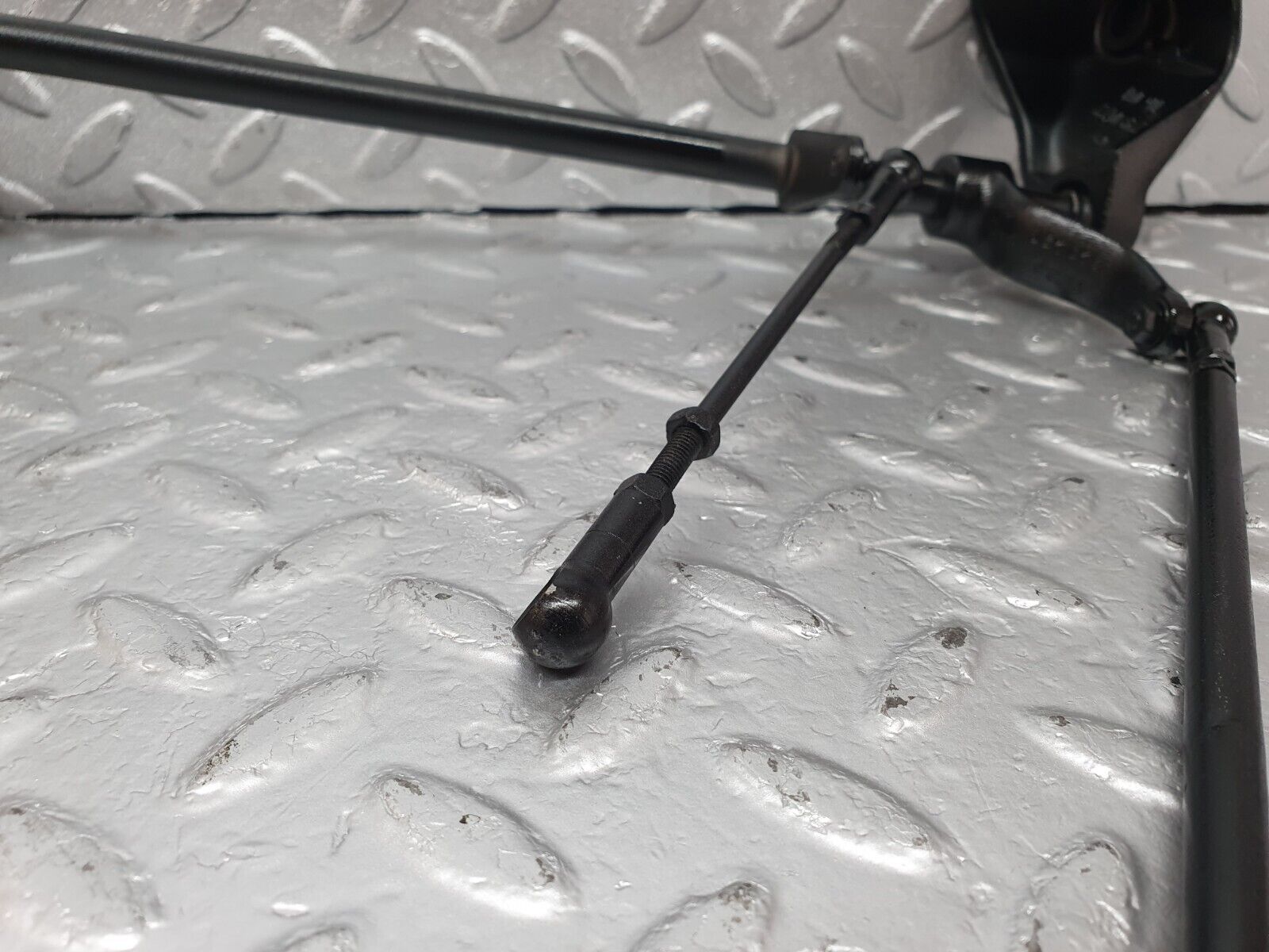 43445 Mercedes-Benz W108 280SE Throttle Linkage 1290721601