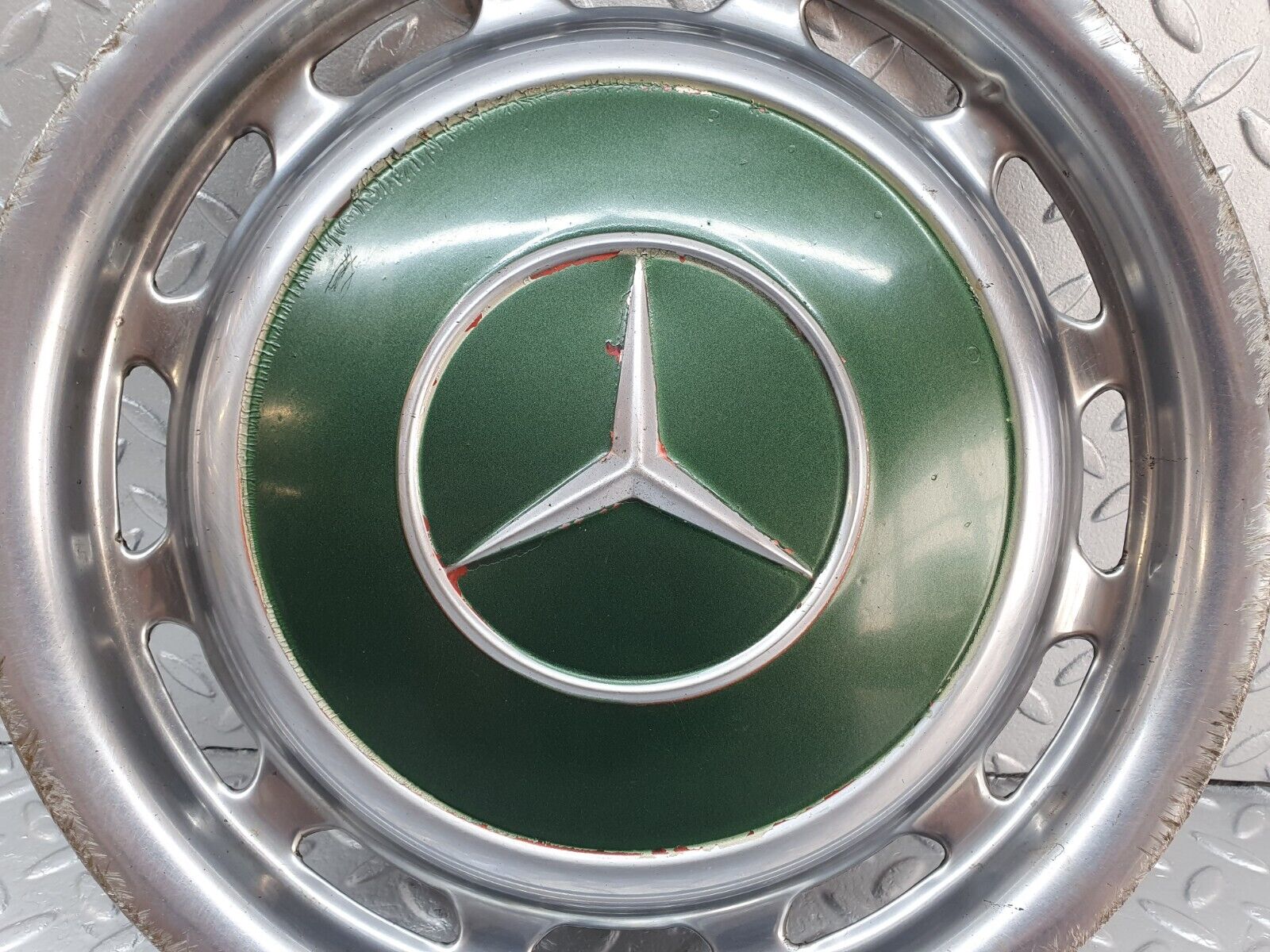 43231 Mercedes-Benz W108 280SE Wheel Hub Cap 14''