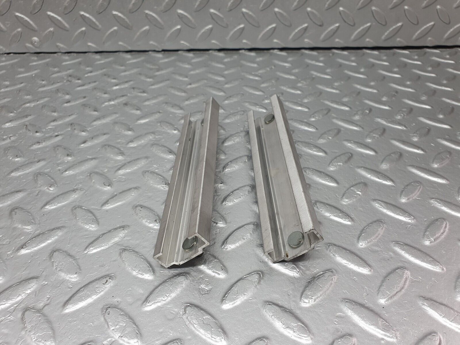 41600 Mercedes-Benz W124 200E Window Regulator Holder Accessories 720918000801