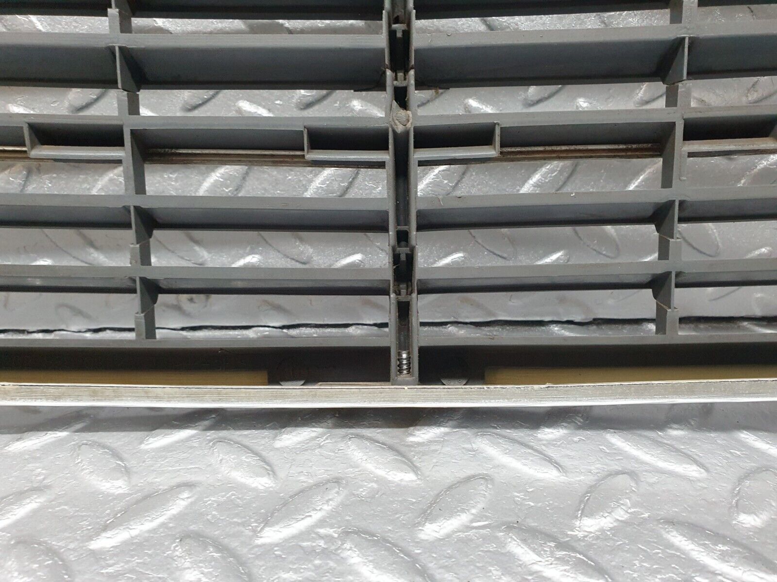 41801 Mercedes-Benz W202 C200 Bonnet Grill Chrome 2028880323