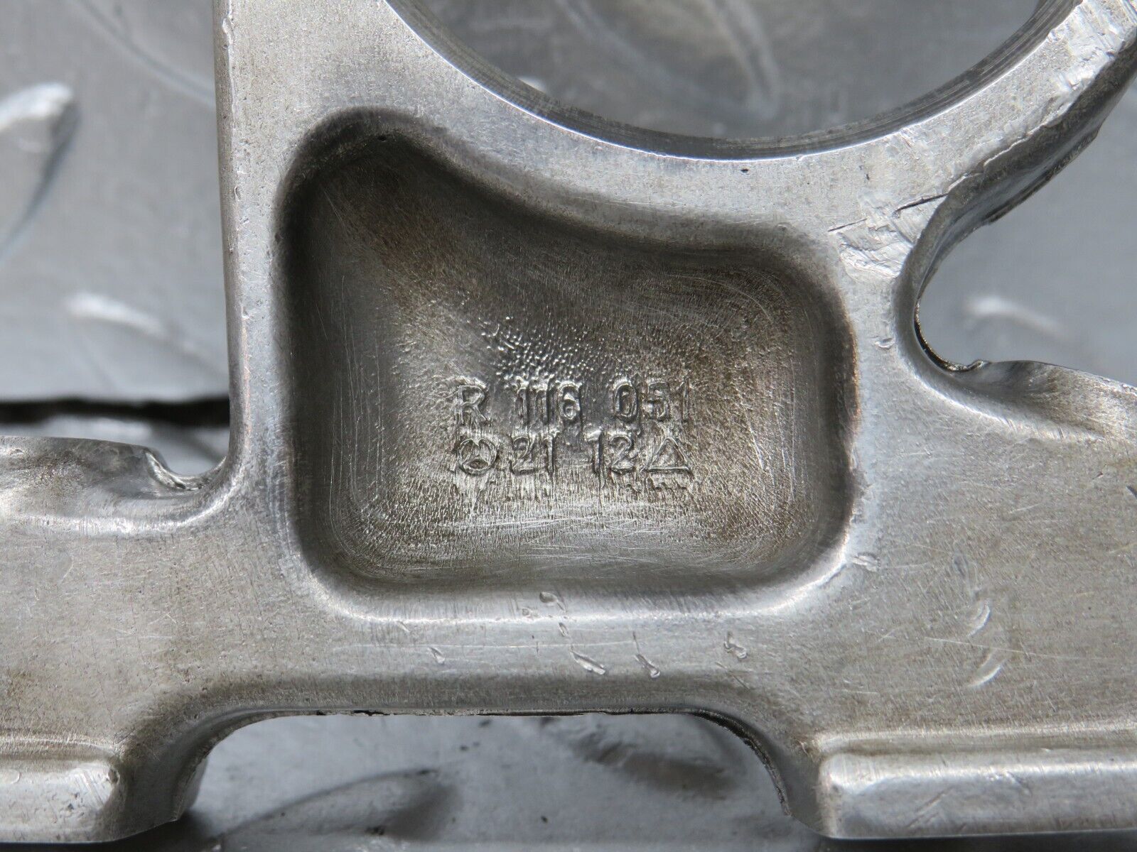 33090 Mercedes-Benz C107 R107 350 V8 Camshaft Tower Bearing 1160512112