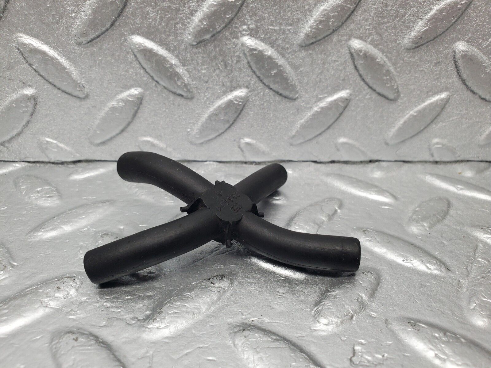 46673 Mercedes-Benz C123 280CE Coupe Vacuum Pipe Hose Distributor