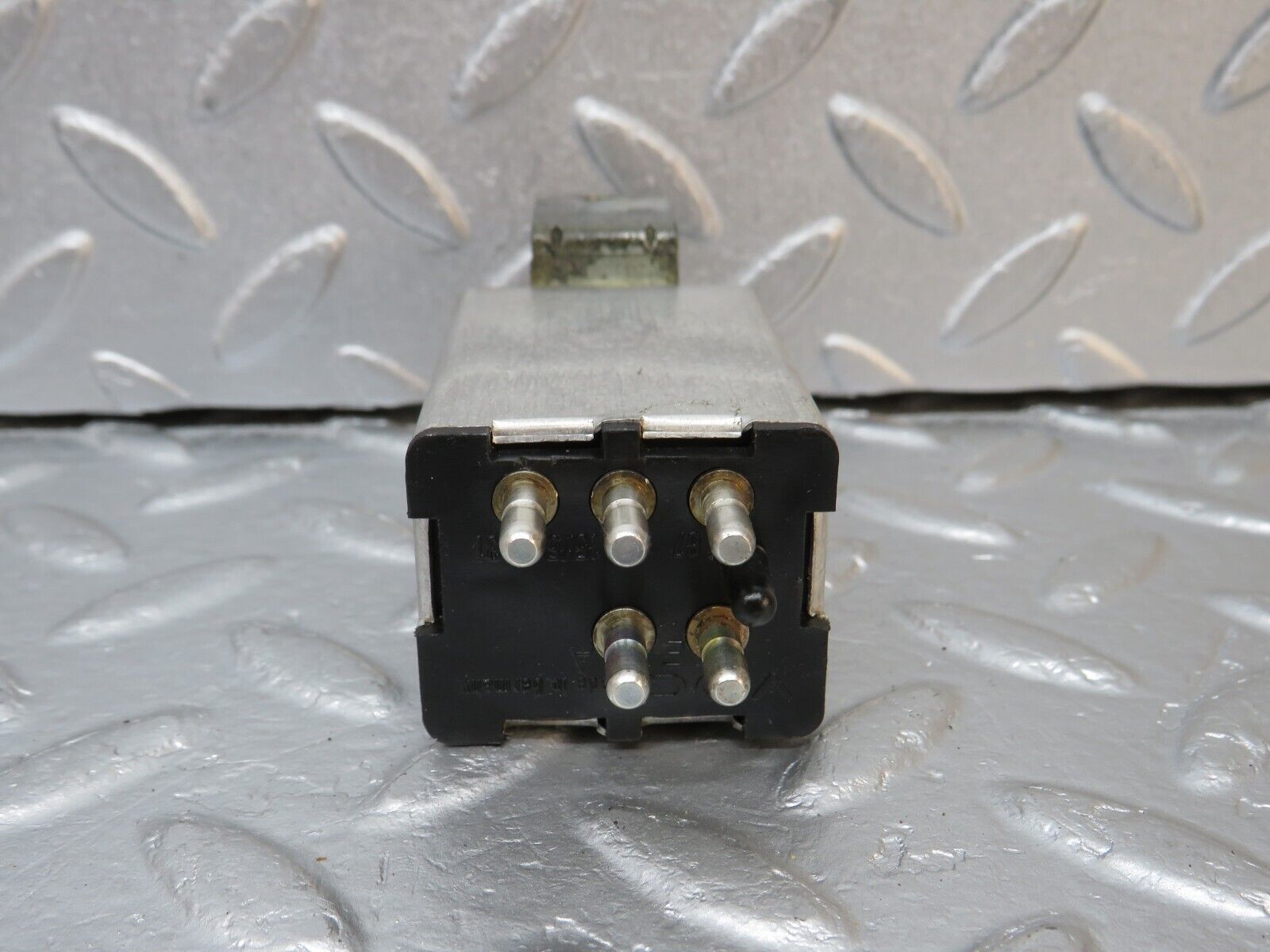 39828 Mercedes-Benz R107 350SL Heated Window Relay 1078200110