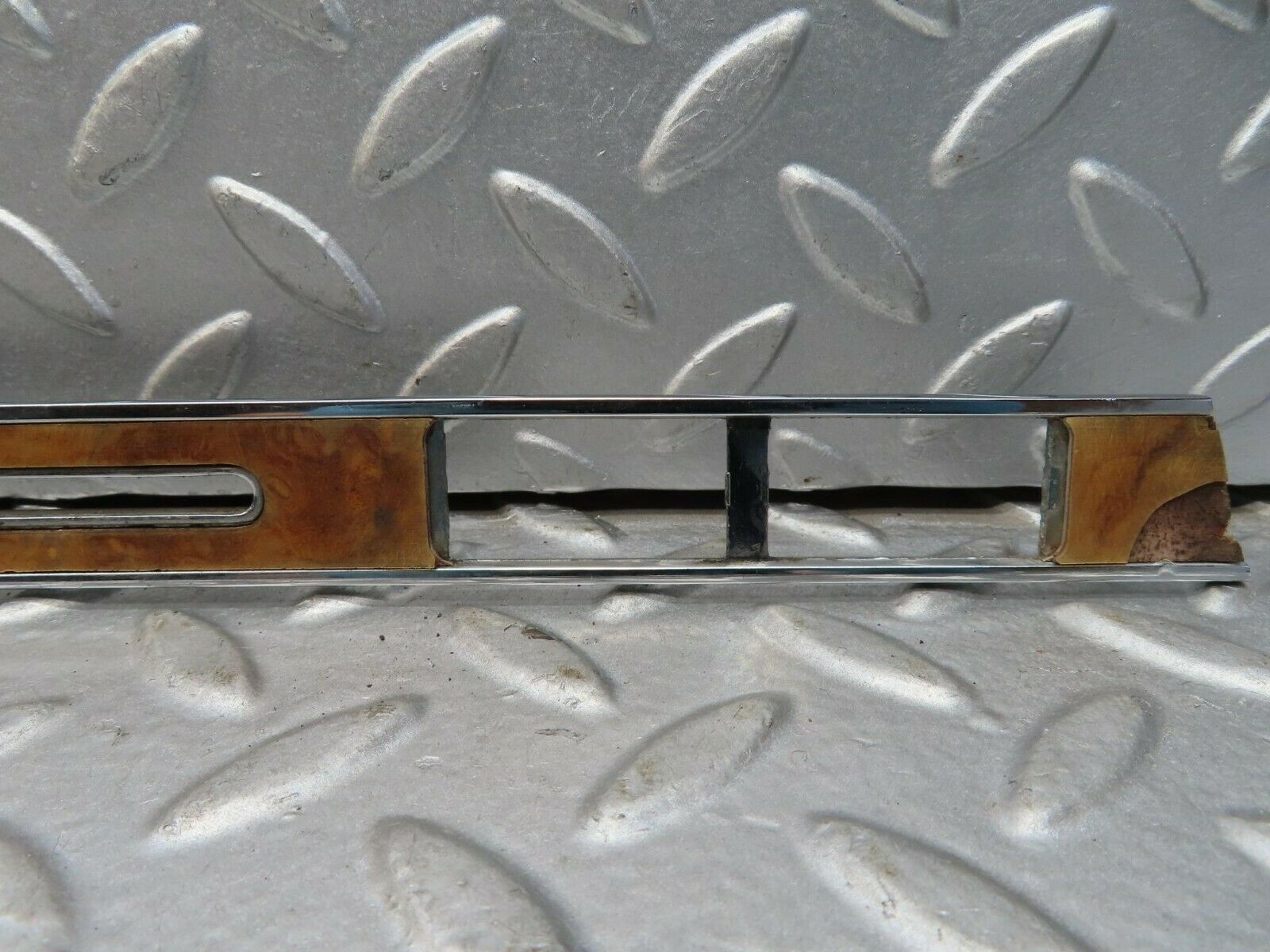 15747 Mercedes-Benz R107 450SL Dashboard Centre Trim 1076891271