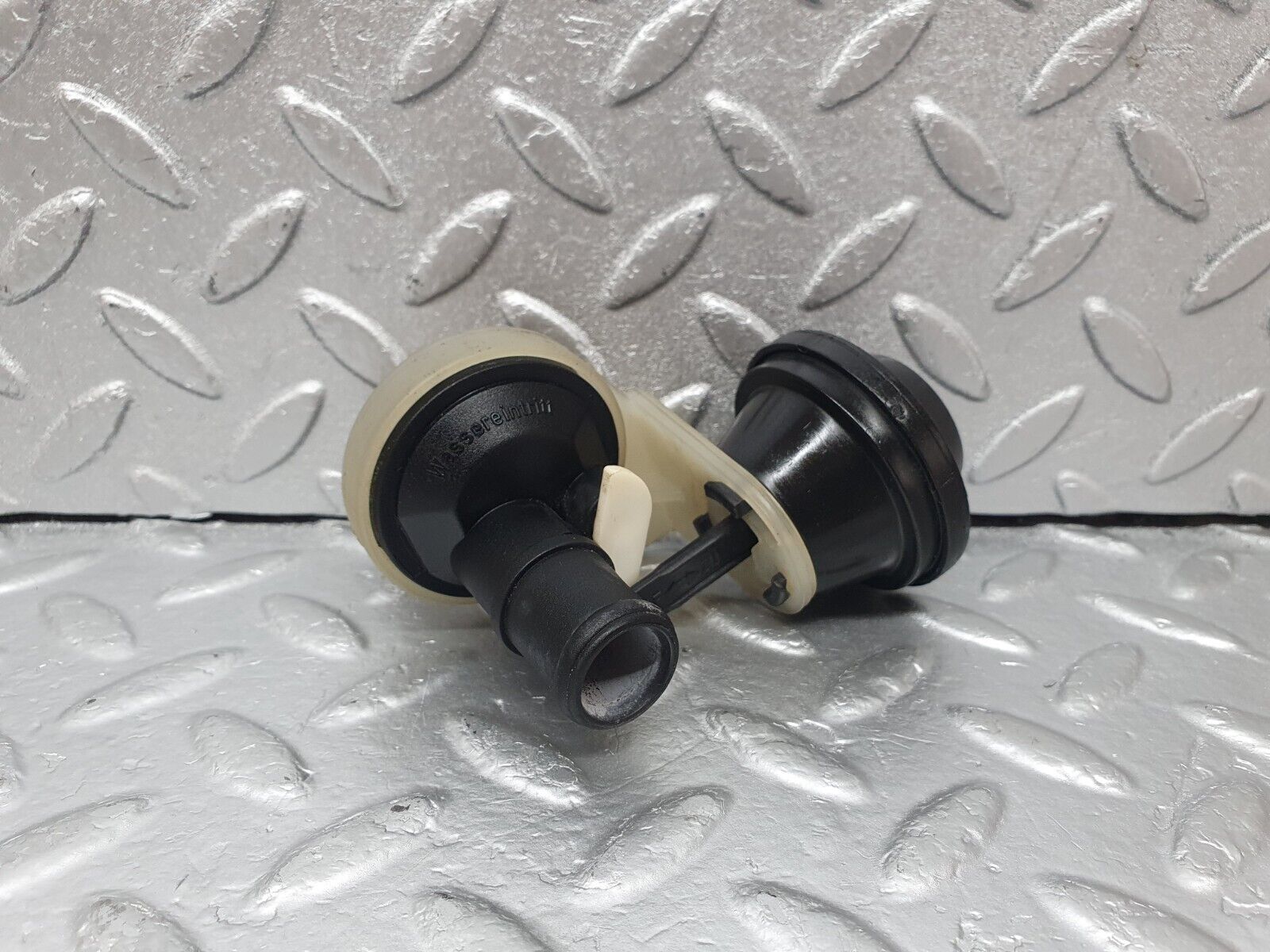 43867 Mercedes-Benz W201 Heater Control Valve