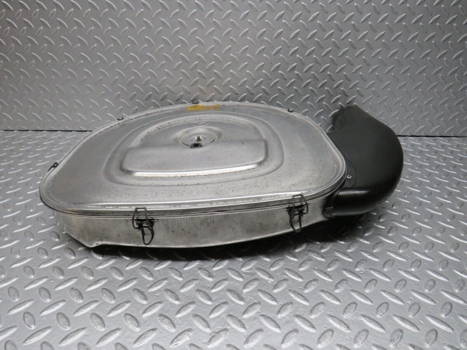 39176 Mercedes-Benz R107 500SL Aluminium Air Filter Housing 0100948602