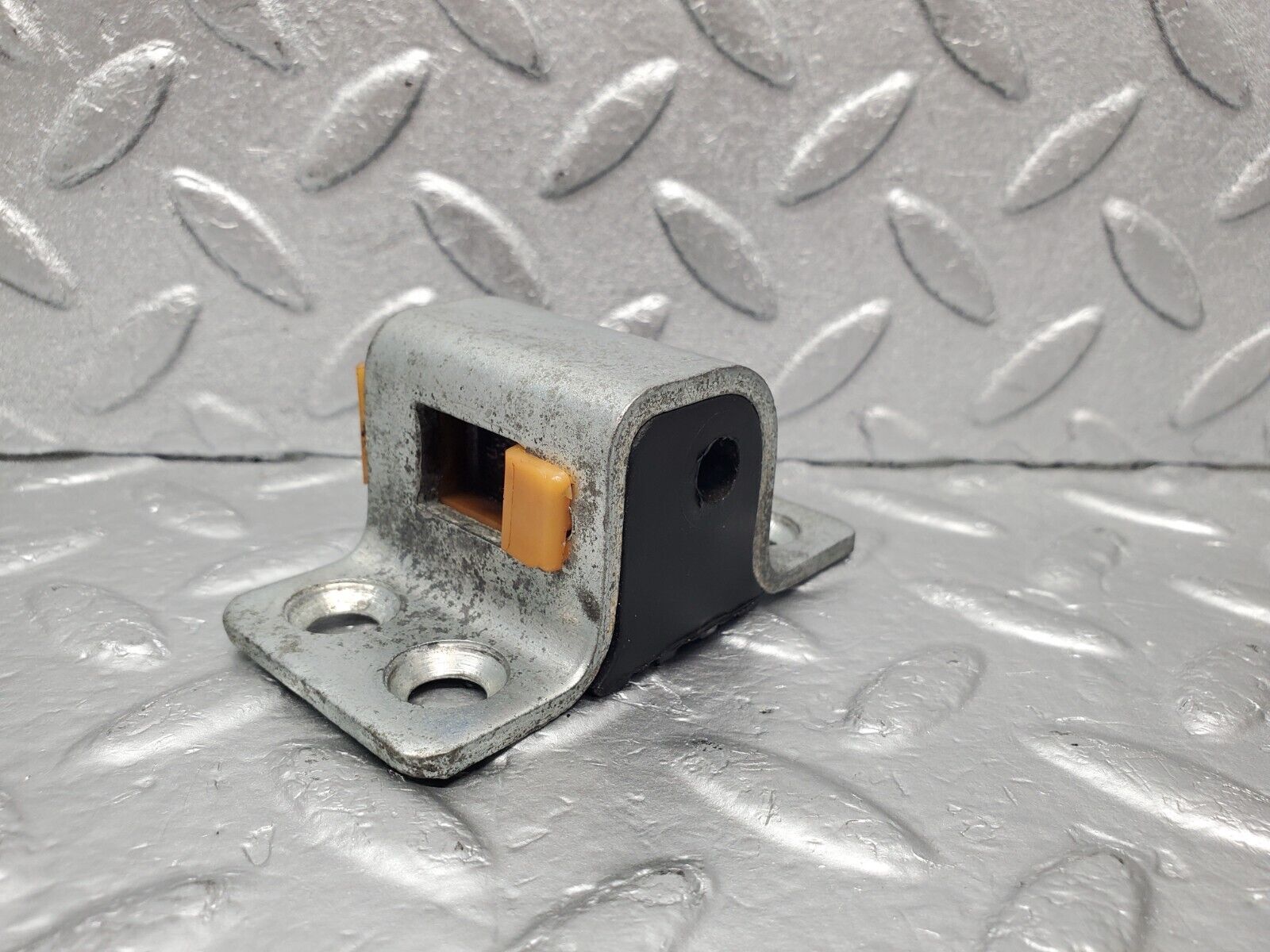 46475 Mercedes-Benz C123 280CE Coupe Right Door Lock Latch