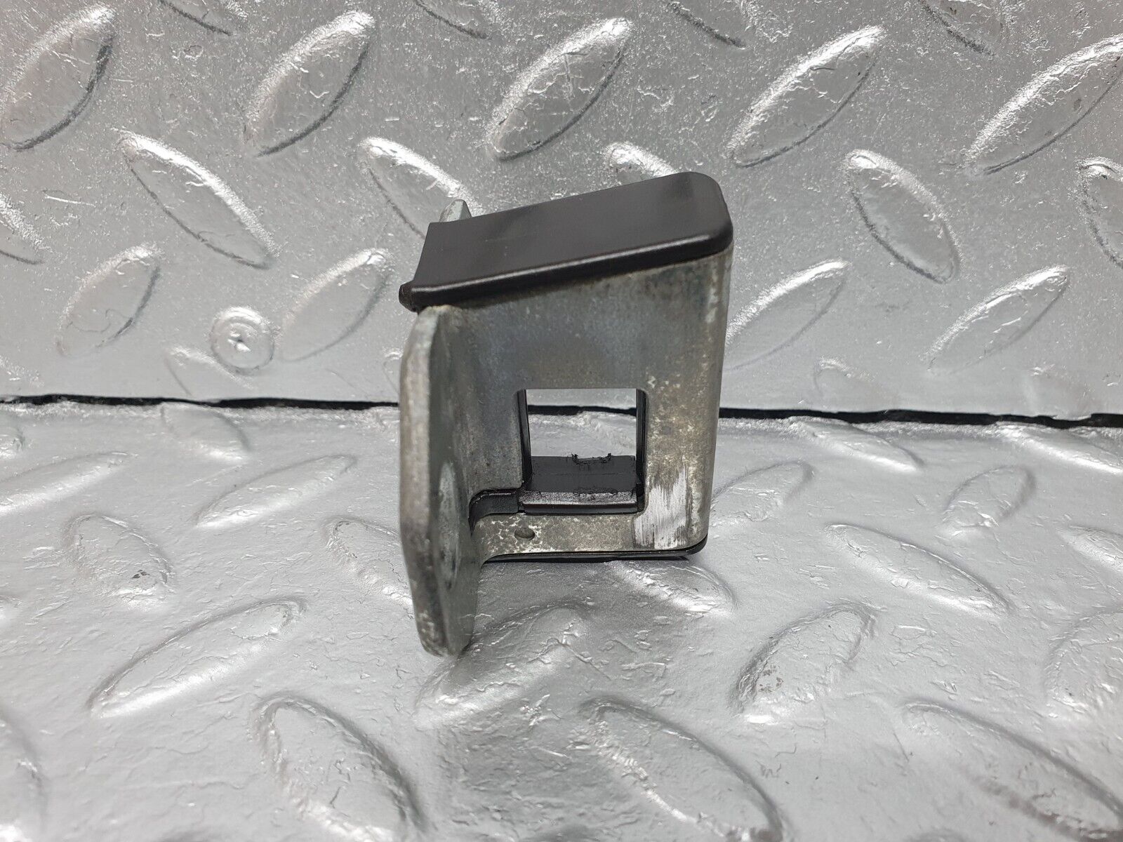 41953 Mercedes-Benz W202 C200 Door Lock Latch