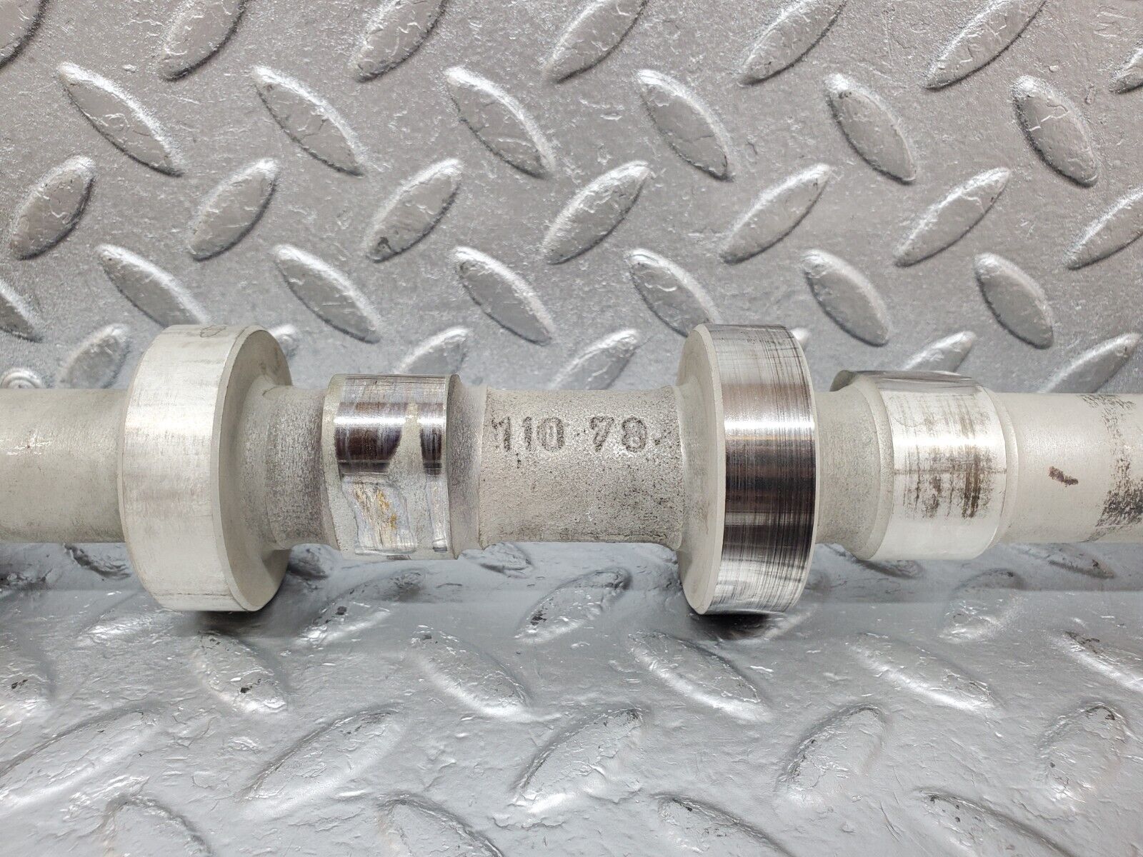 45432 Mercedes-Benz 280E M110.988 Camshaft Exhaust Side 11078