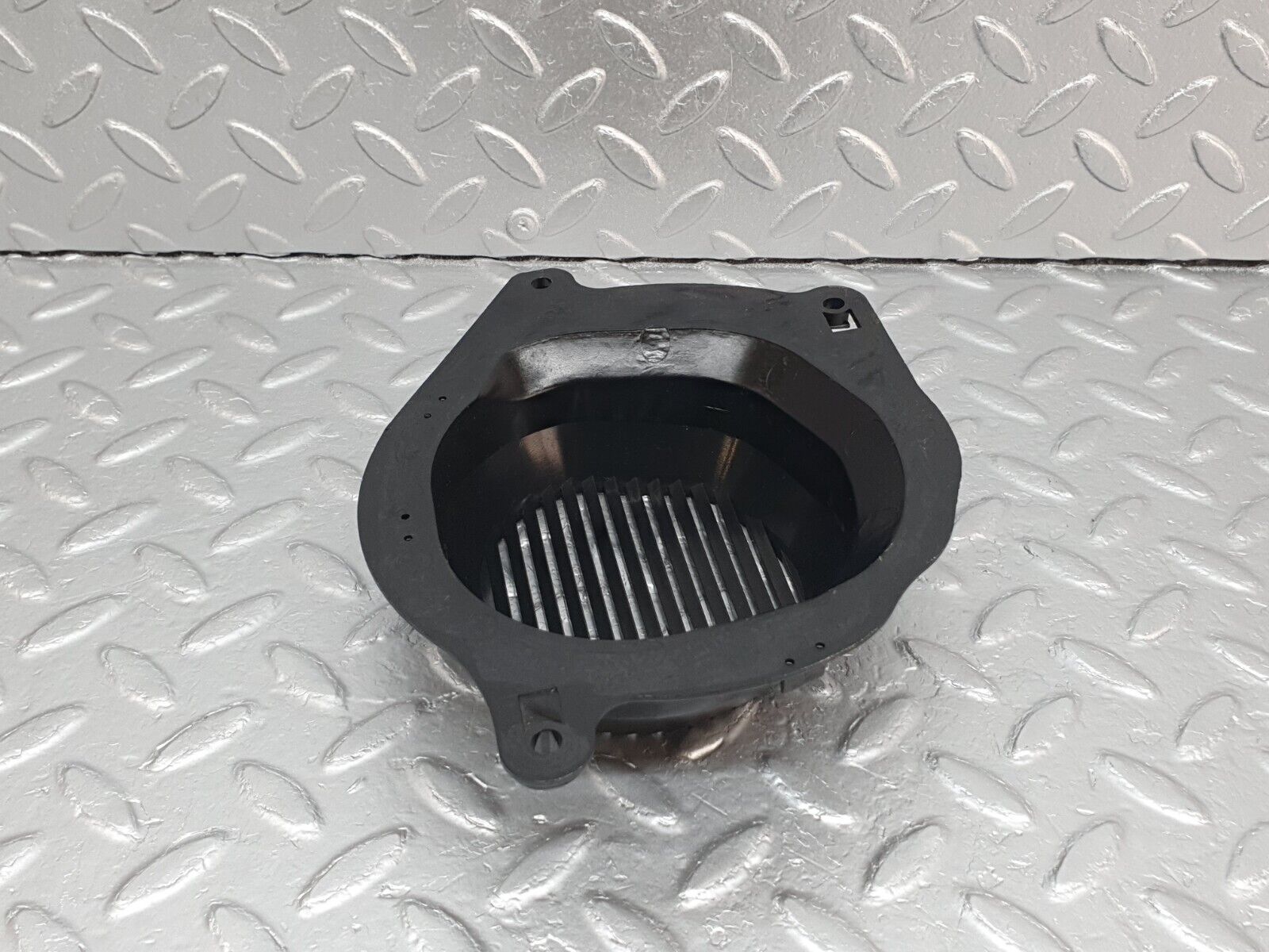 41742 Mercedes-Benz W202 C200 Front Right Door Speaker Cover 2028270683