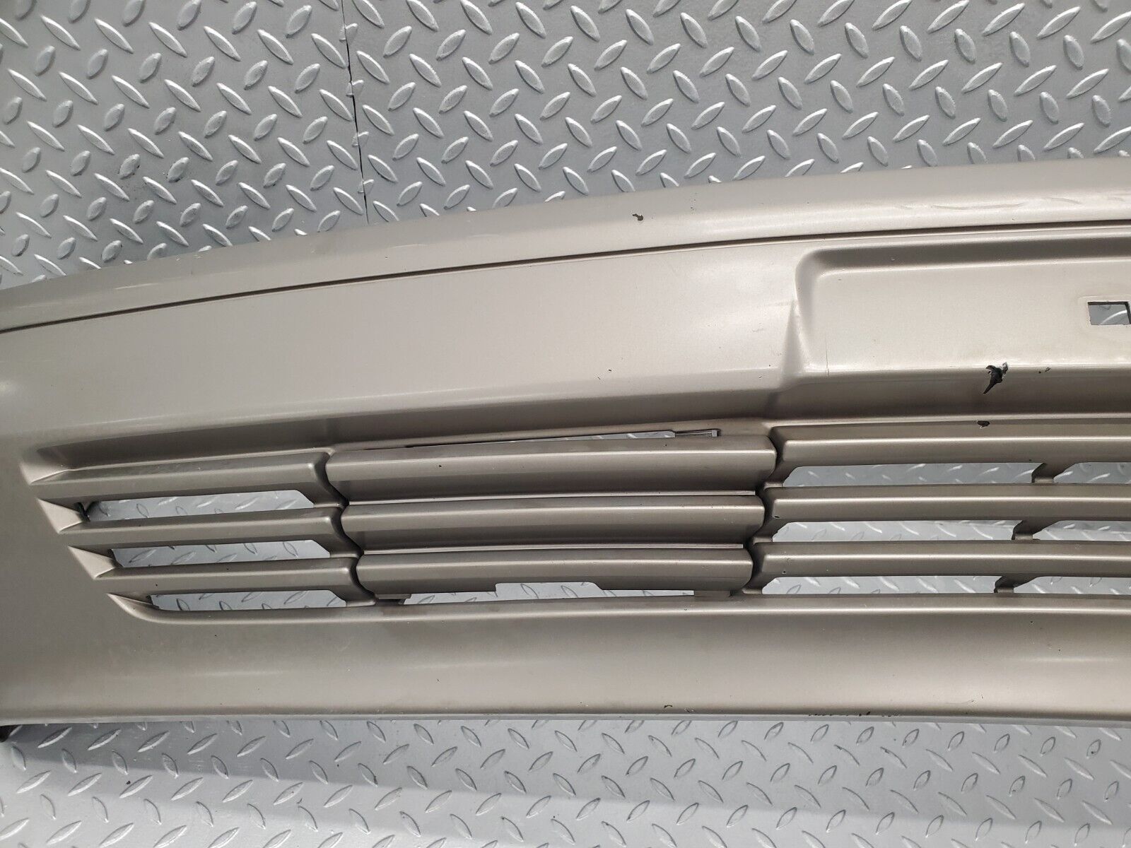 46099 Mercedes-Benz W126 420SE Front Bumper 1268802440 1268800205