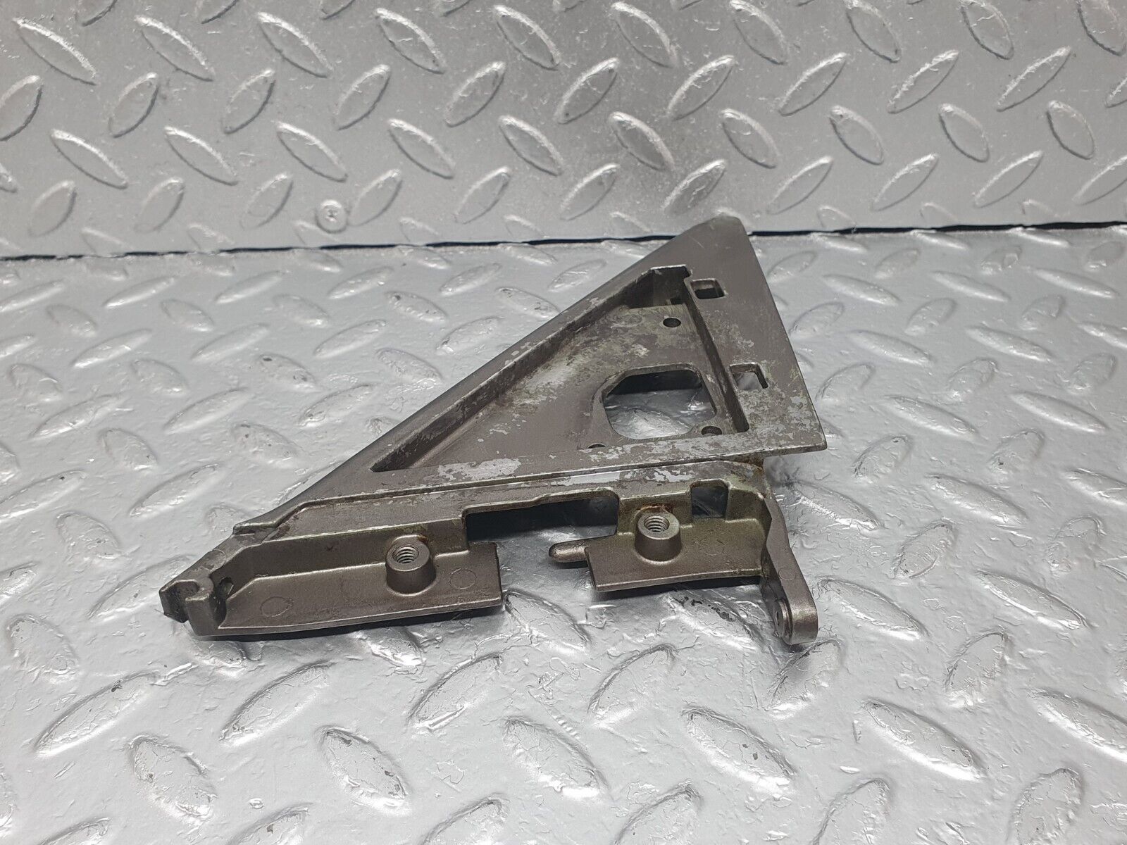 43627 Mercedes-Benz C126 380SEC Coupe Left Mirror Mounting Triangle 1267250141