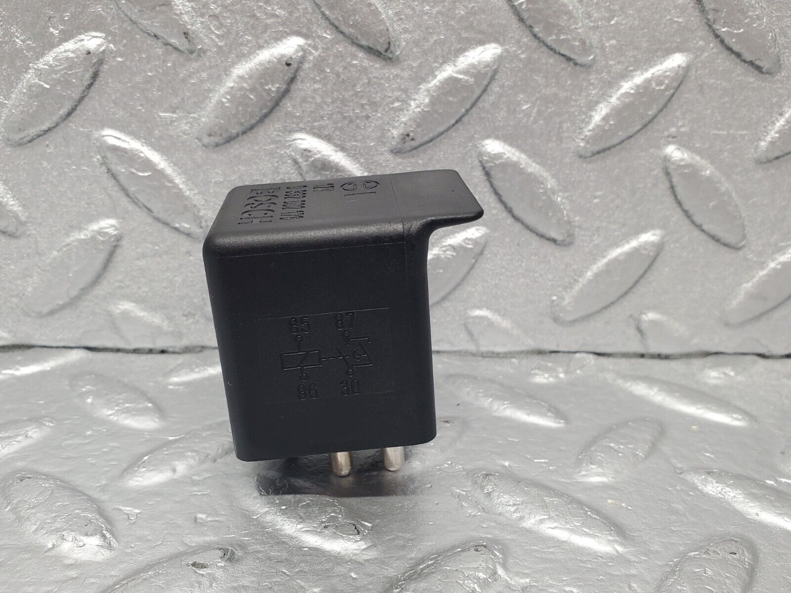 46490 Mercedes-Benz C123 280CE Coupe ABS Brake Pump Relay 0332002176