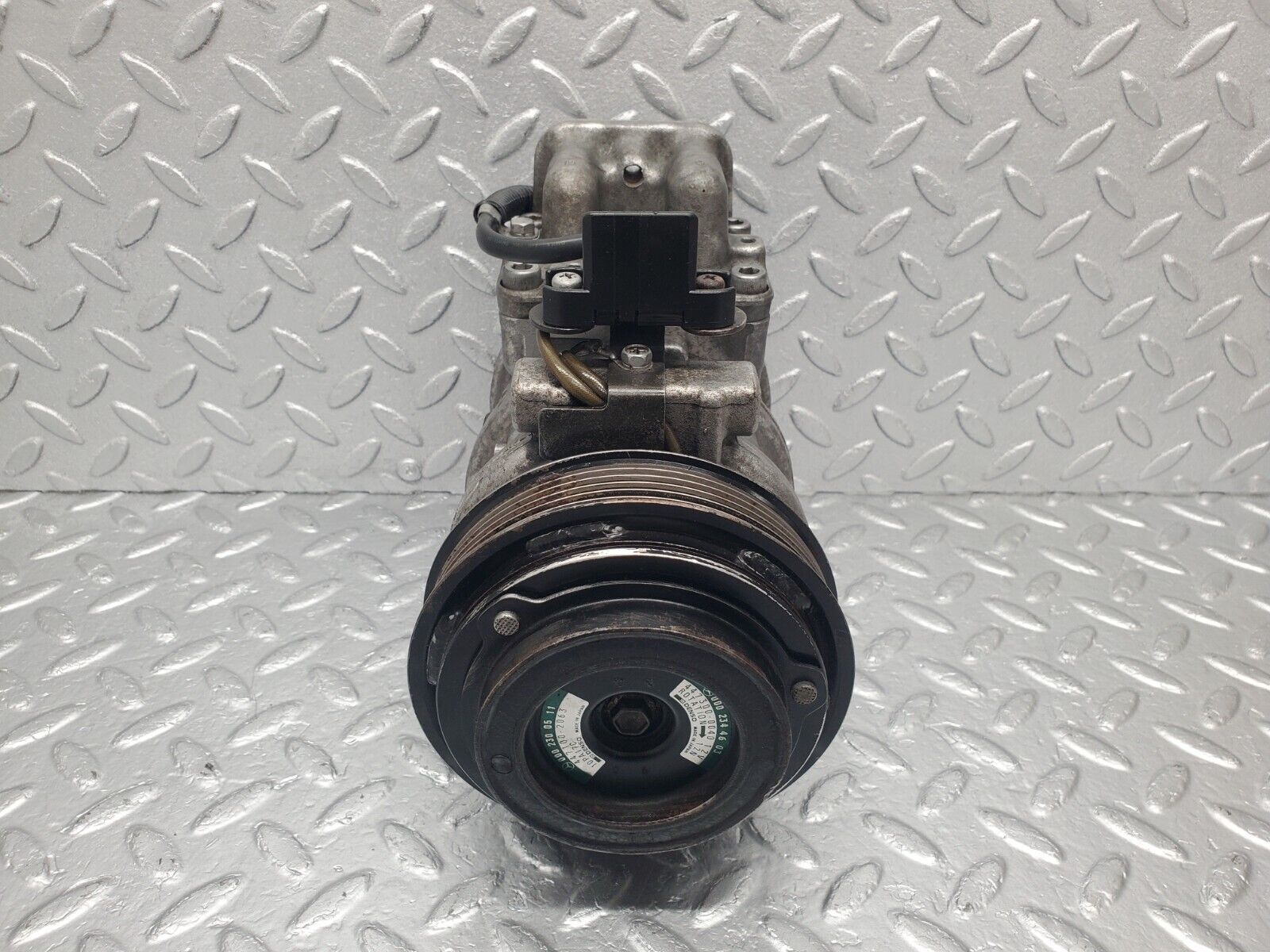 46163 Mercedes-Benz W124 280E Air Conditioning Compressor Denso 0002340111 0002344603 0002300511