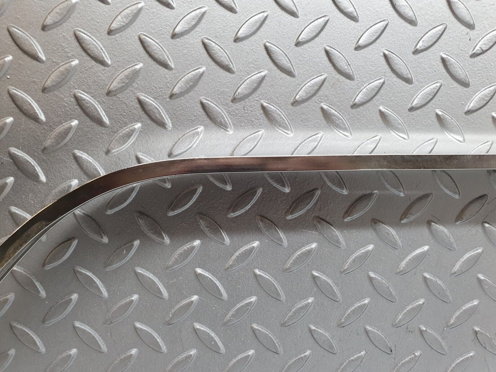 44201 Mercedes-Benz C123 230CE Coupe Chrome Roof Trim Cladding Left Side