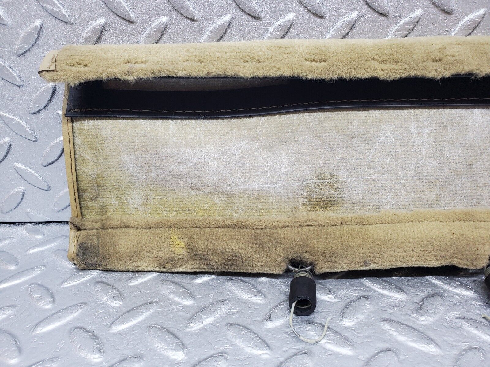 45859 Mercedes-Benz W126 420SE Front Left Seat Under Cover Beige