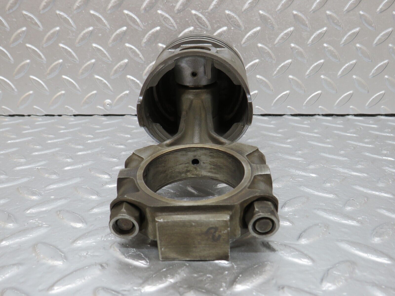 33035 Mercedes-Benz C107 R107 350 V8 Piston With Connecting Rod 92mm 11607