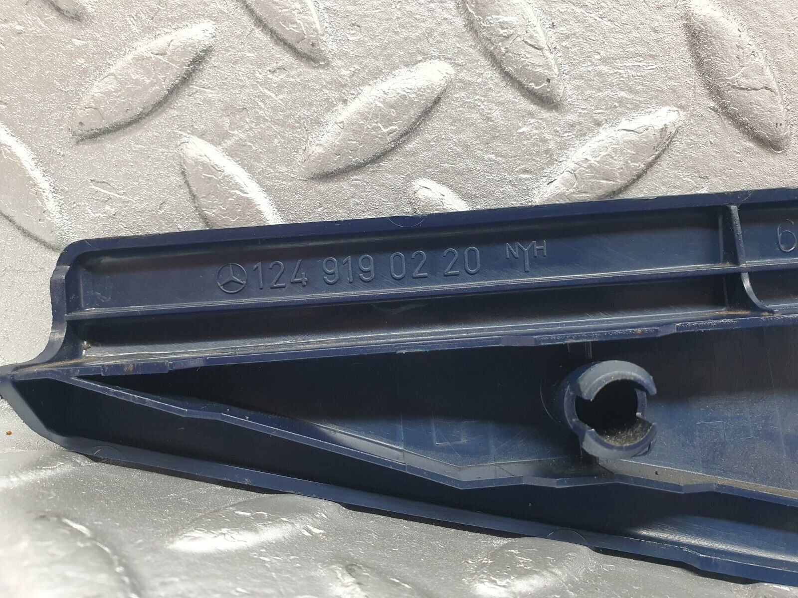 42706 Mercedes-Benz W201 190 2.0L Front Right Seat Cover Trim Blue 1249190220