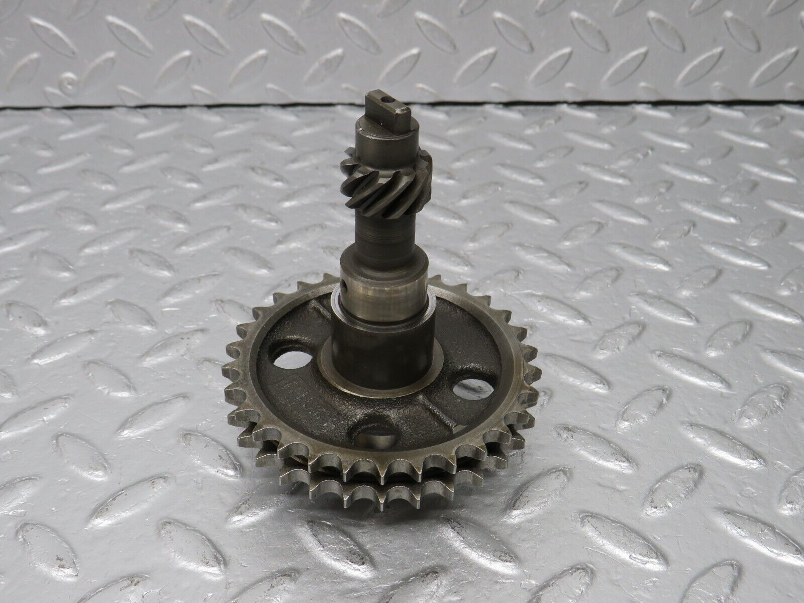 39144 Mercedes-Benz R107 500SL Camshaft Intermediate Timing Gear 1161570414