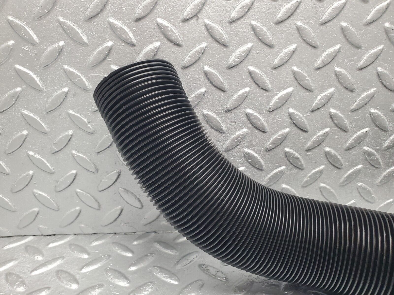 46337 Mercedes-Benz C123 280CE Coupe Heater Pipe Air Pipe Right Side