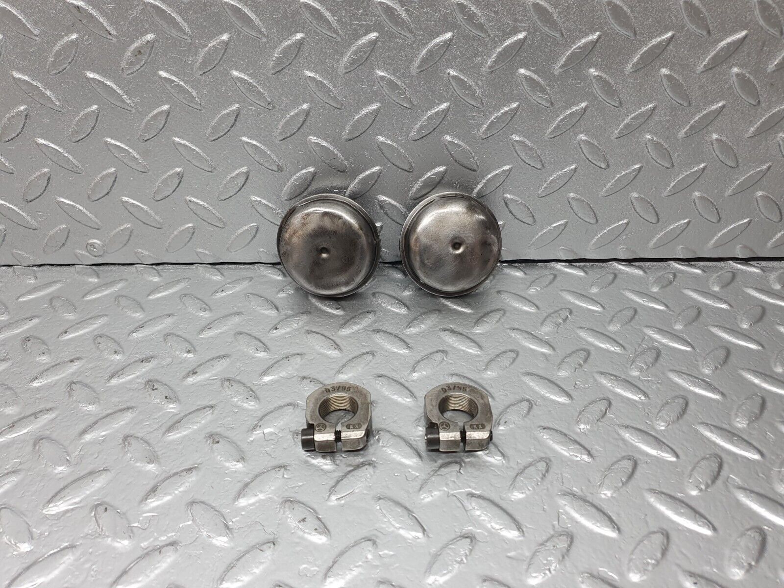 42299 Mercedes-Benz R129 320SL Coupe Wheel Hub Locking Cap