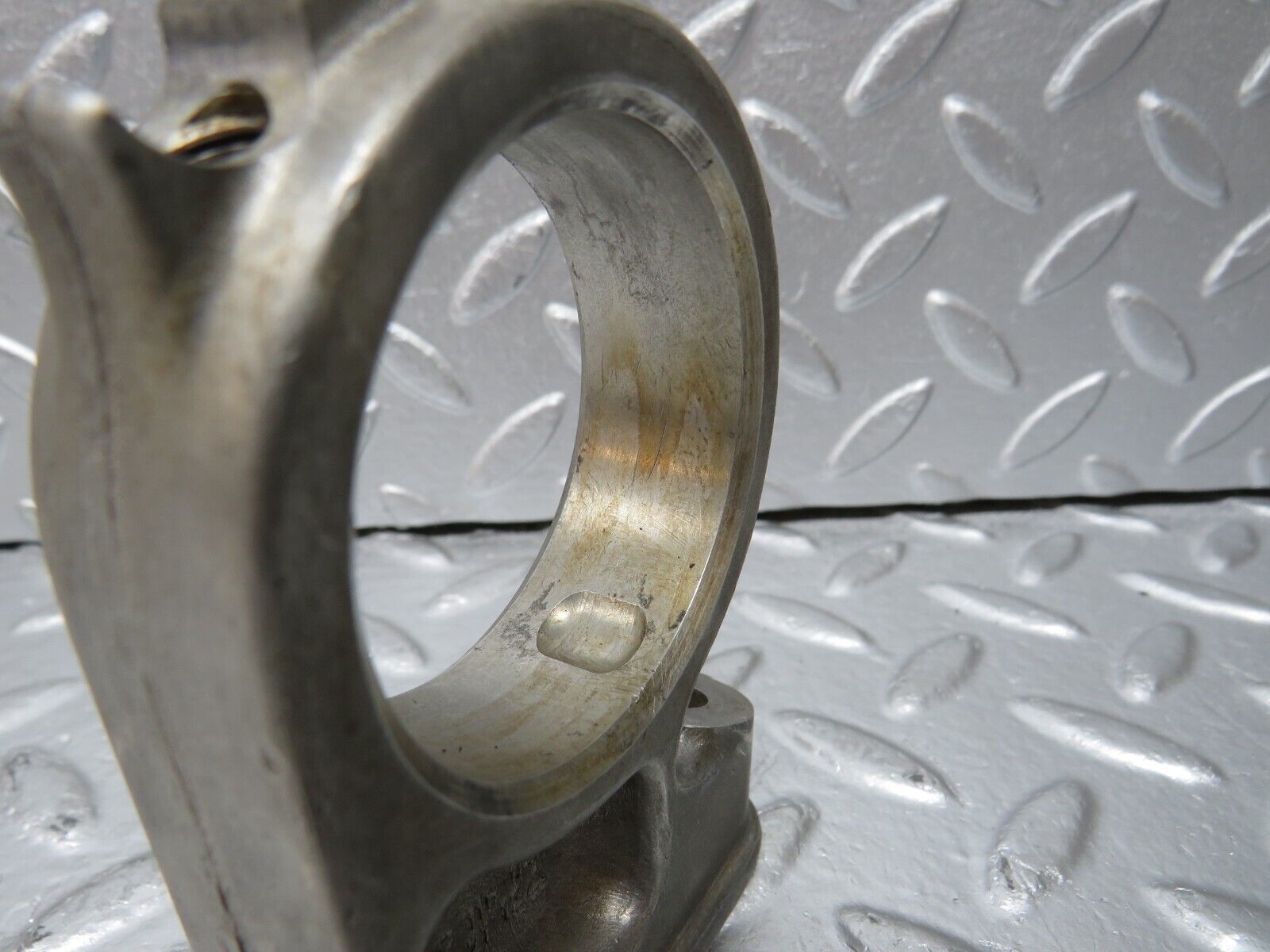 33091 Mercedes-Benz C107 R107 350 V8 Camshaft Tower Bearing 1160512112