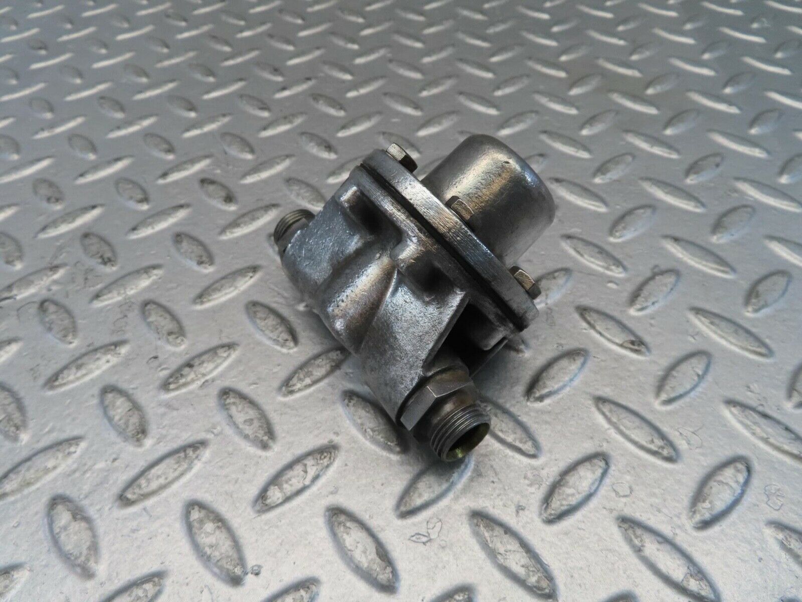 11041 Mercedes-Benz R107 W116 Oil Pressure Damper 1161870494