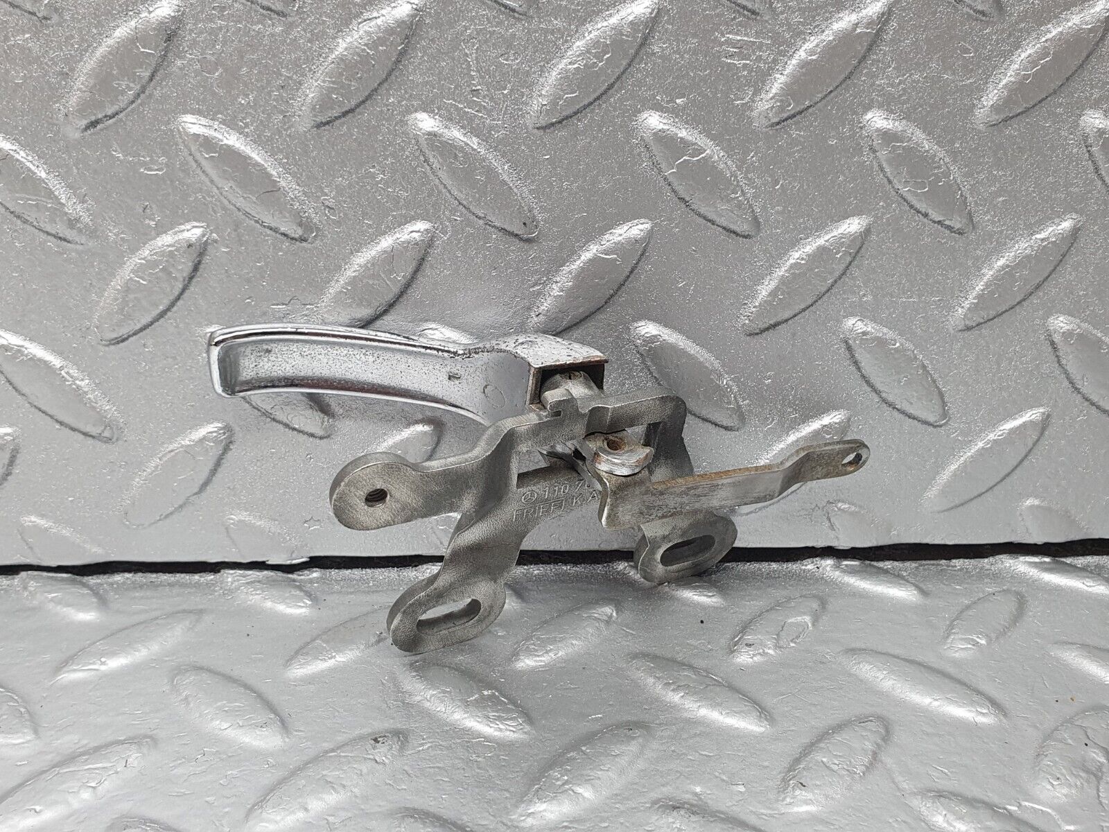 43110 Mercedes-Benz W108 280SE Front Left Interior Door Handle Chrome 1107660319