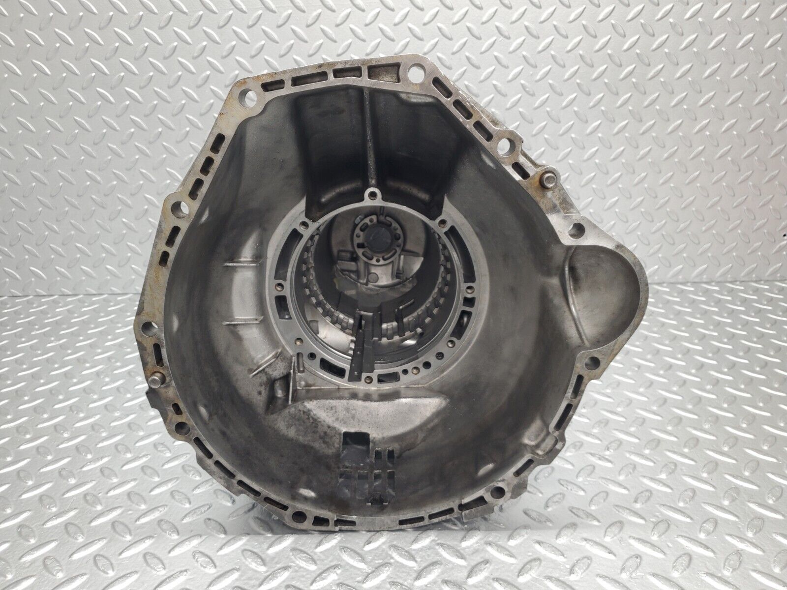 46293 Mercedes-Benz W124 280E Automatic Gearbox Housing 722.433 1242704204 2012710701