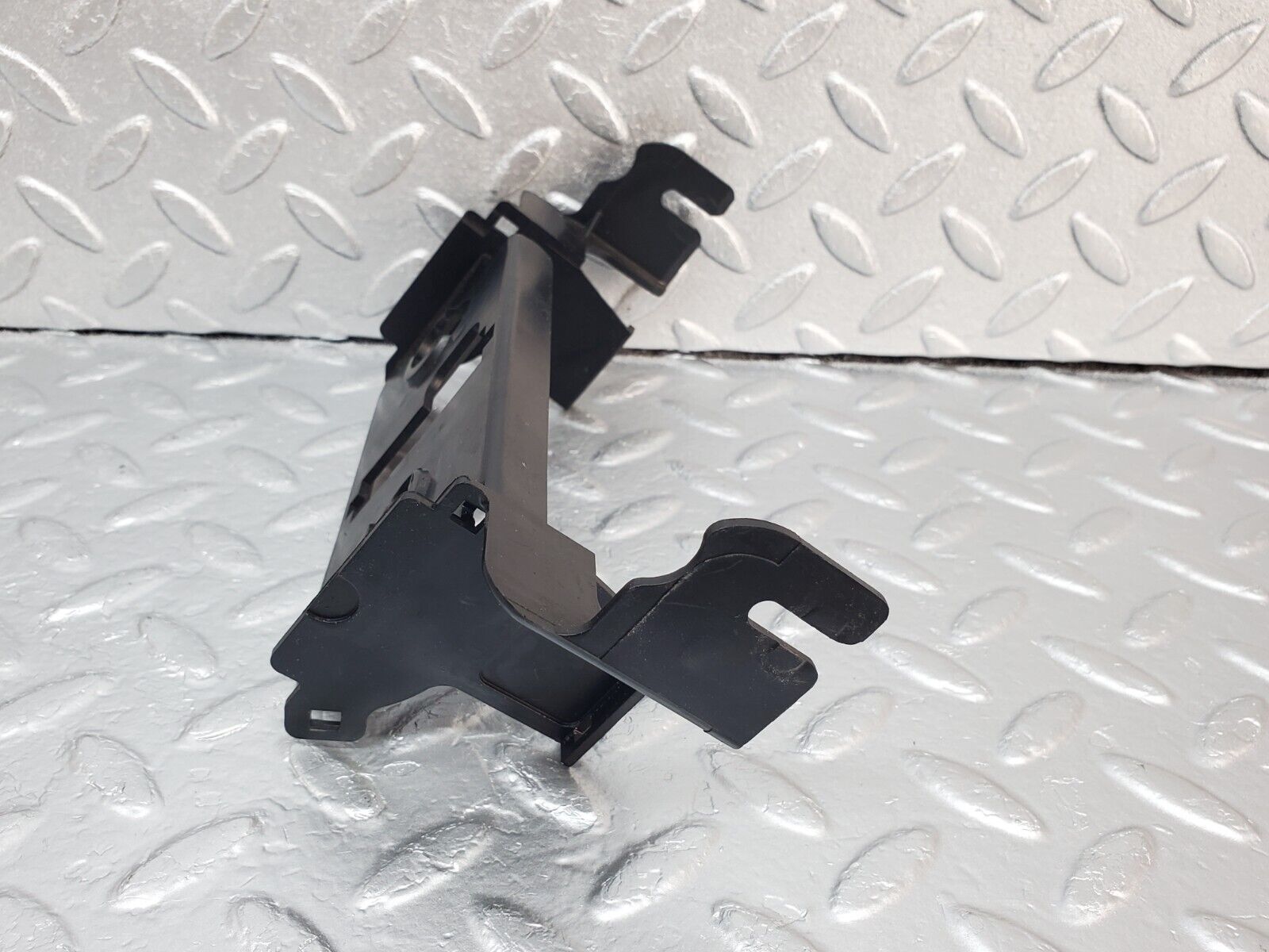 45680 Mercedes-Benz W126 420SE Heater Control Switch Bracket 1268330014