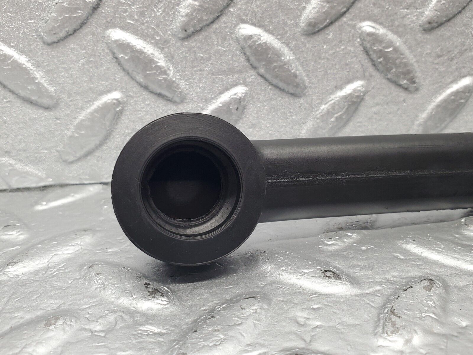 46427 Mercedes-Benz C123 280CE Coupe Crankcase Breather Hose Pipe 1100942482