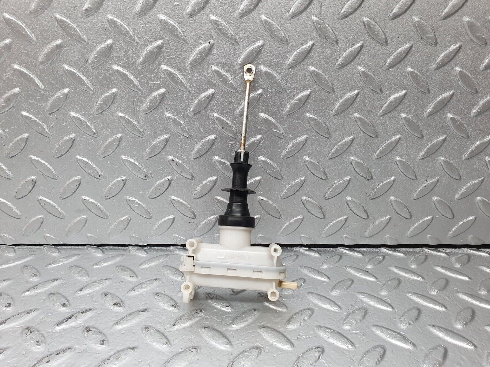 42773 Mercedes-Benz W201 190 2.0L Rear Right Door Lock Vacuum Actuator