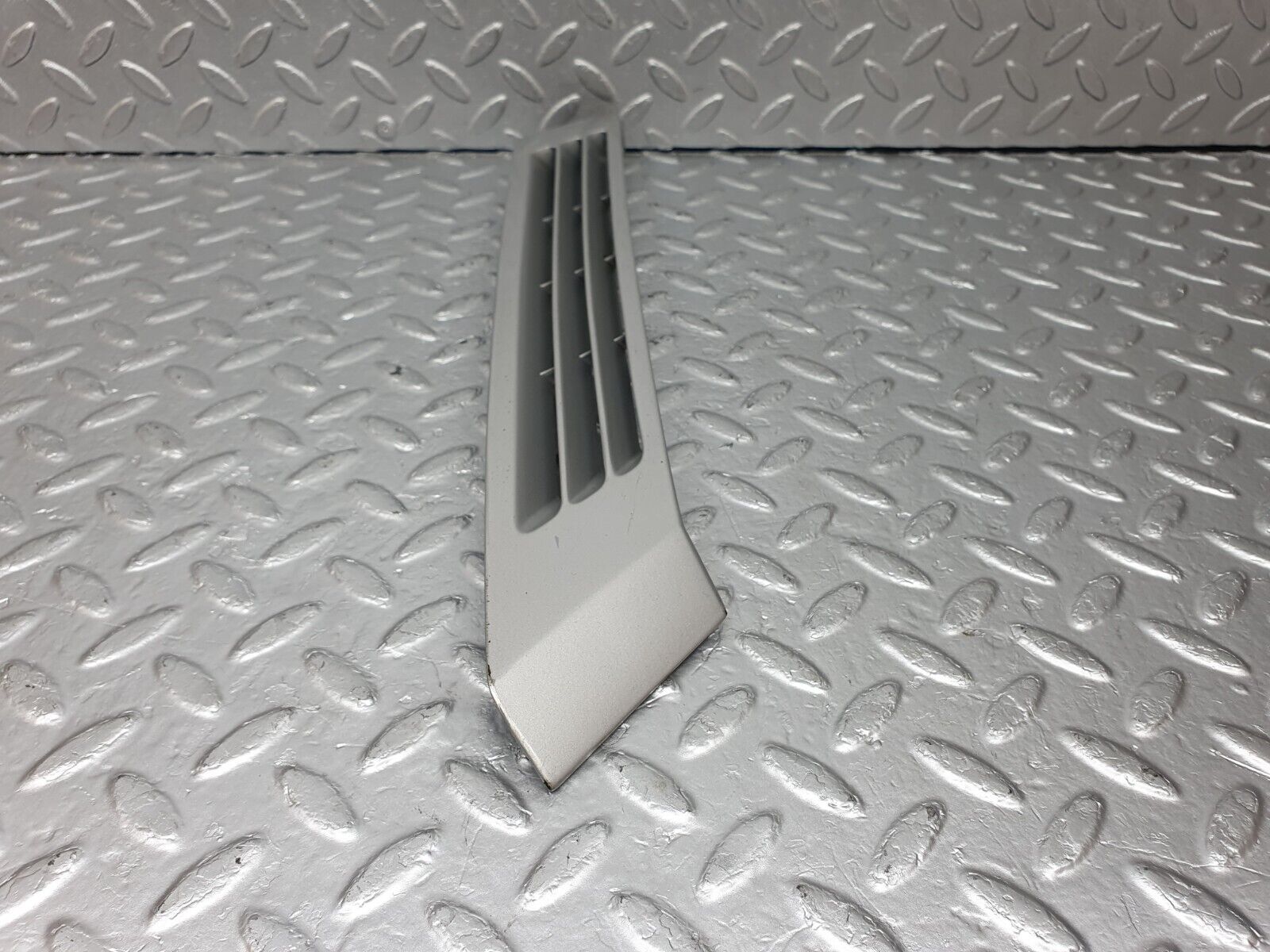 42740 Mercedes-Benz W201 190 2.0L C Pillar Exterior Cover Left Side 2016980189