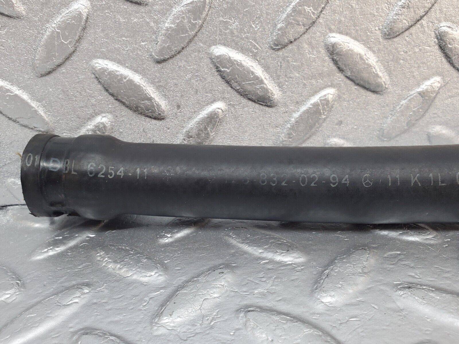 45687 Mercedes-Benz W126 420SE Heater Hose Pipe 1268320294