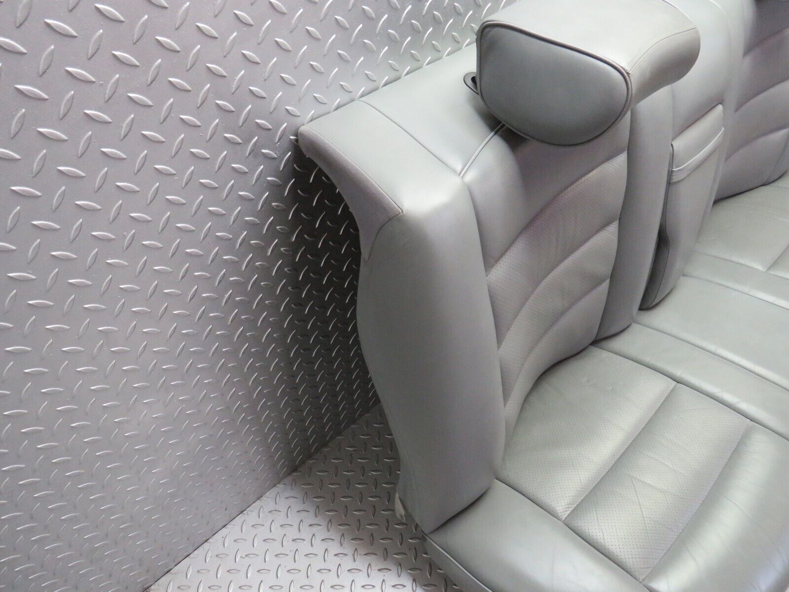 42911 Mercedes-Benz W126 420SE Rear Seat Leather Grey 1269202750 1269202716