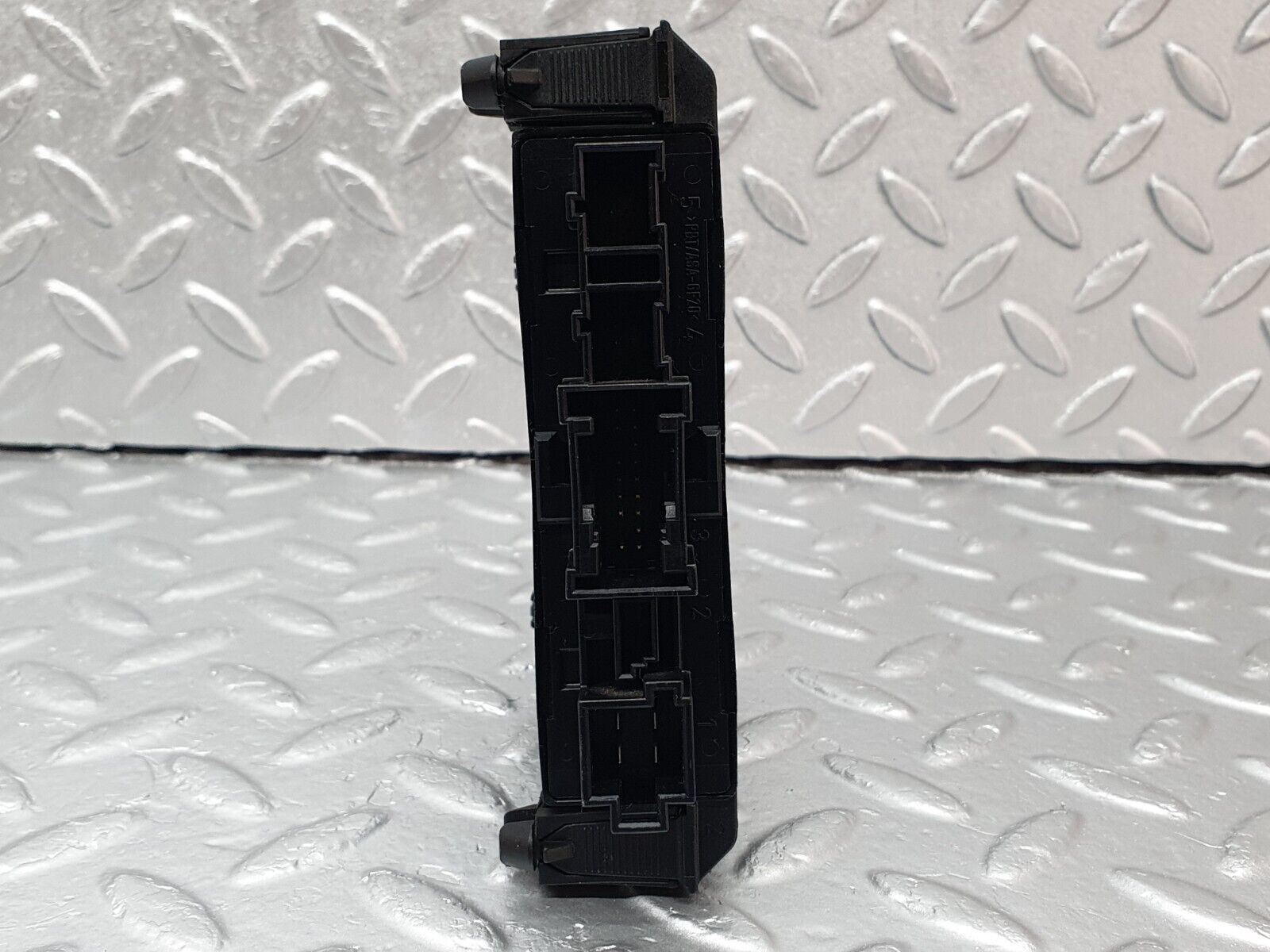 41747 Mercedes-Benz W202 C200 Door Control Unit Front Left 2088201326