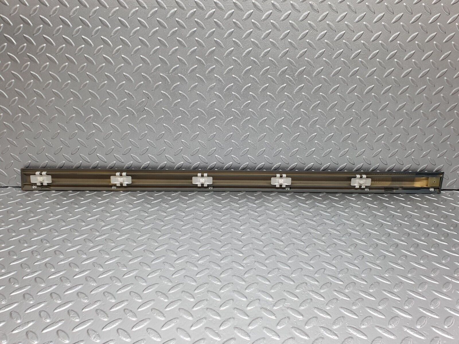 41805 Mercedes-Benz W202 C200 Front Left Door Centre Moulding Trim 2026909362